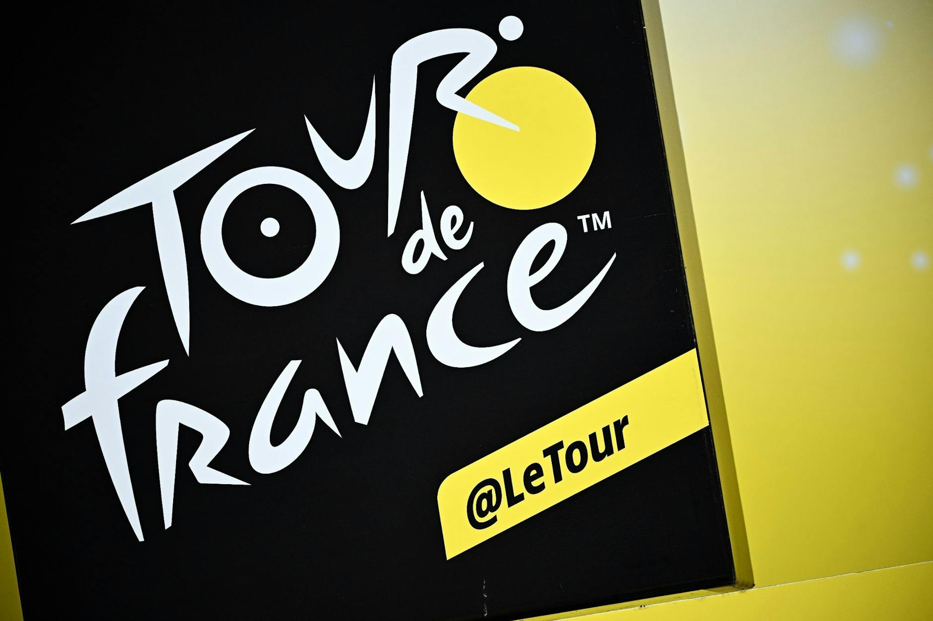 ARCHIV - Die Tour startet 2024 in Florenz und damit dreimal hintereinander im Ausland.