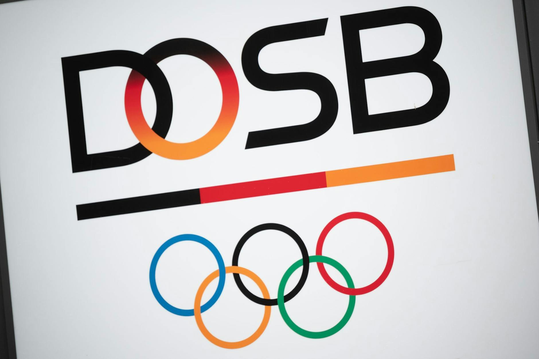 ARCHIV - Der Deutsche Olympische Sportbund stellt sich neu auf.