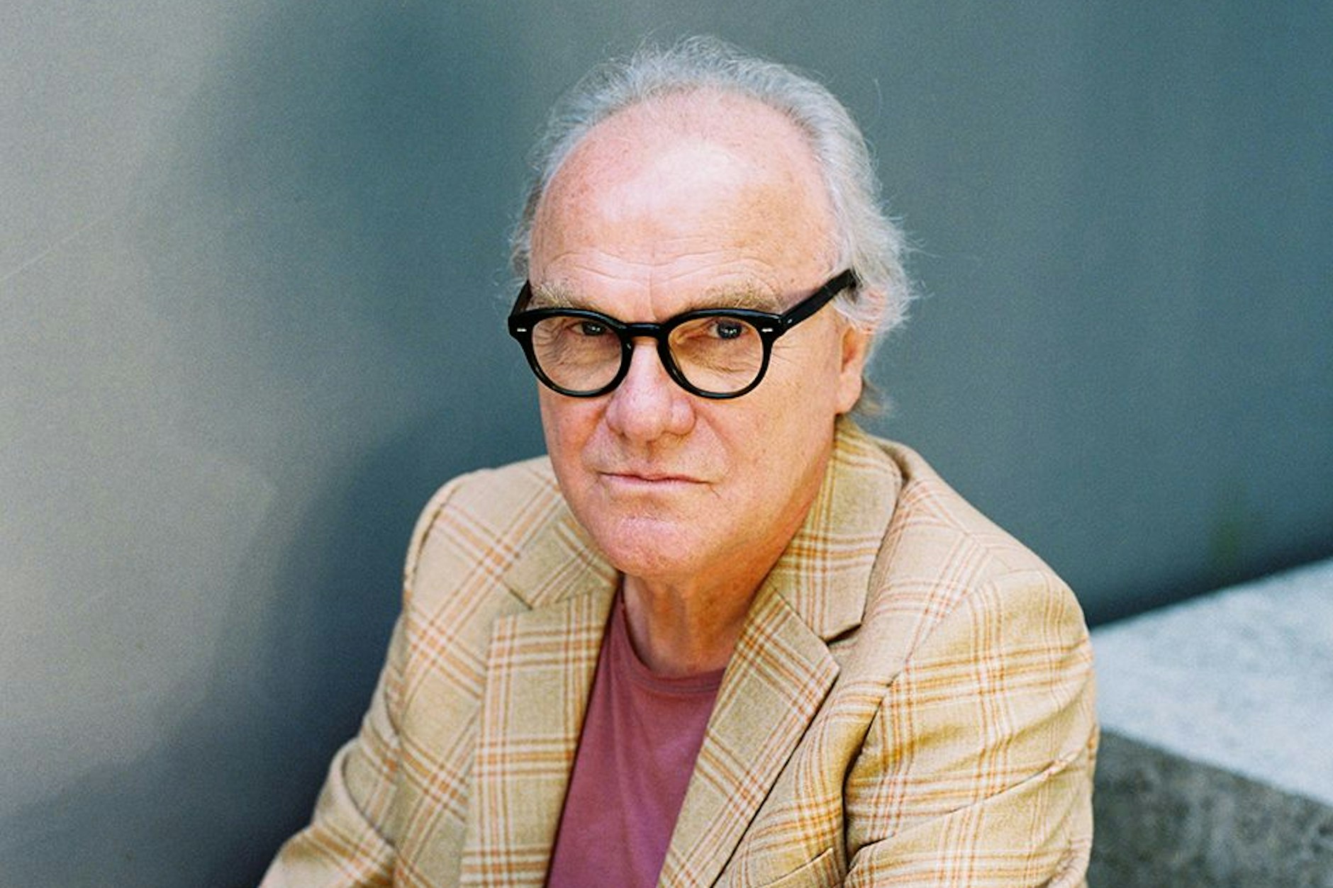 Der Schriftsteller Michael Köhlmeier schreibt sich als Micha in den Roman.