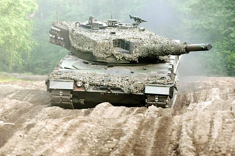 Polen hat angekündigt, Deutschland um eine Genehmigung für die Lieferung der in Deutschland hergestellten Kampfpanzer vom Typ Leopard an die Ukraine zu bitten.