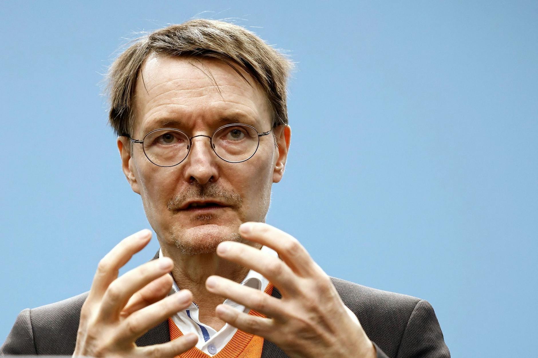 ARCHIV - Eine mutmaßliche Terrorgruppe soll die Entführung von Karl Lauterbach geplant haben.