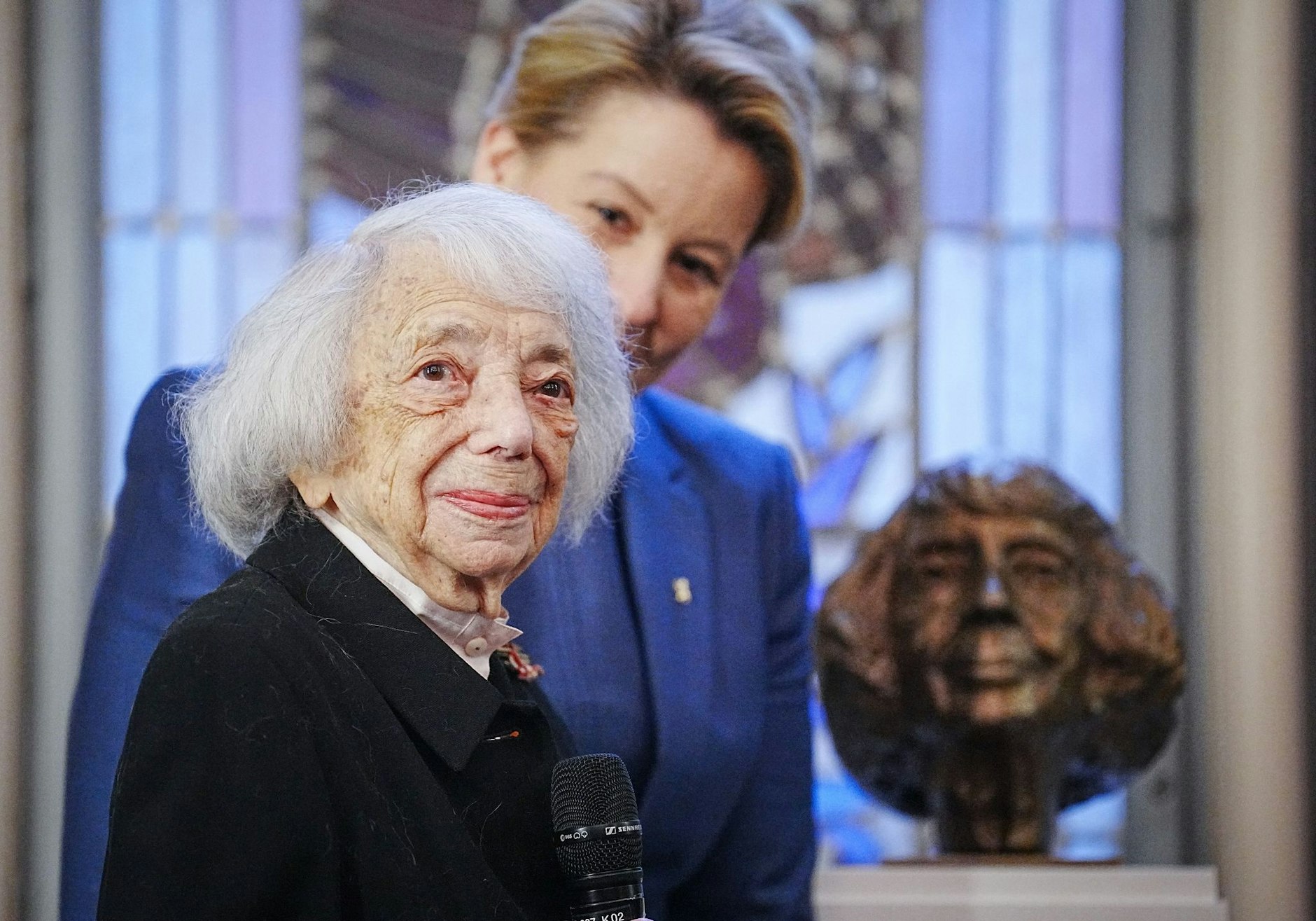 Margot Friedländer mit Bundesverdienstkreuz ausgezeichnet 