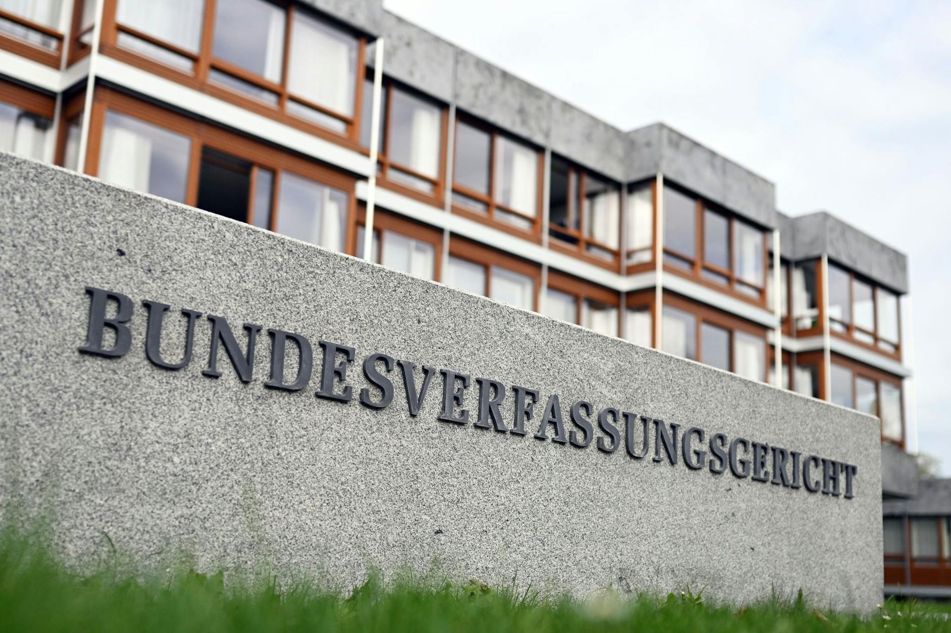 Das Bundesverfassungsgericht in Karlsruhe kippte jetzt die Erhöhung der Parteienfinanzierung.