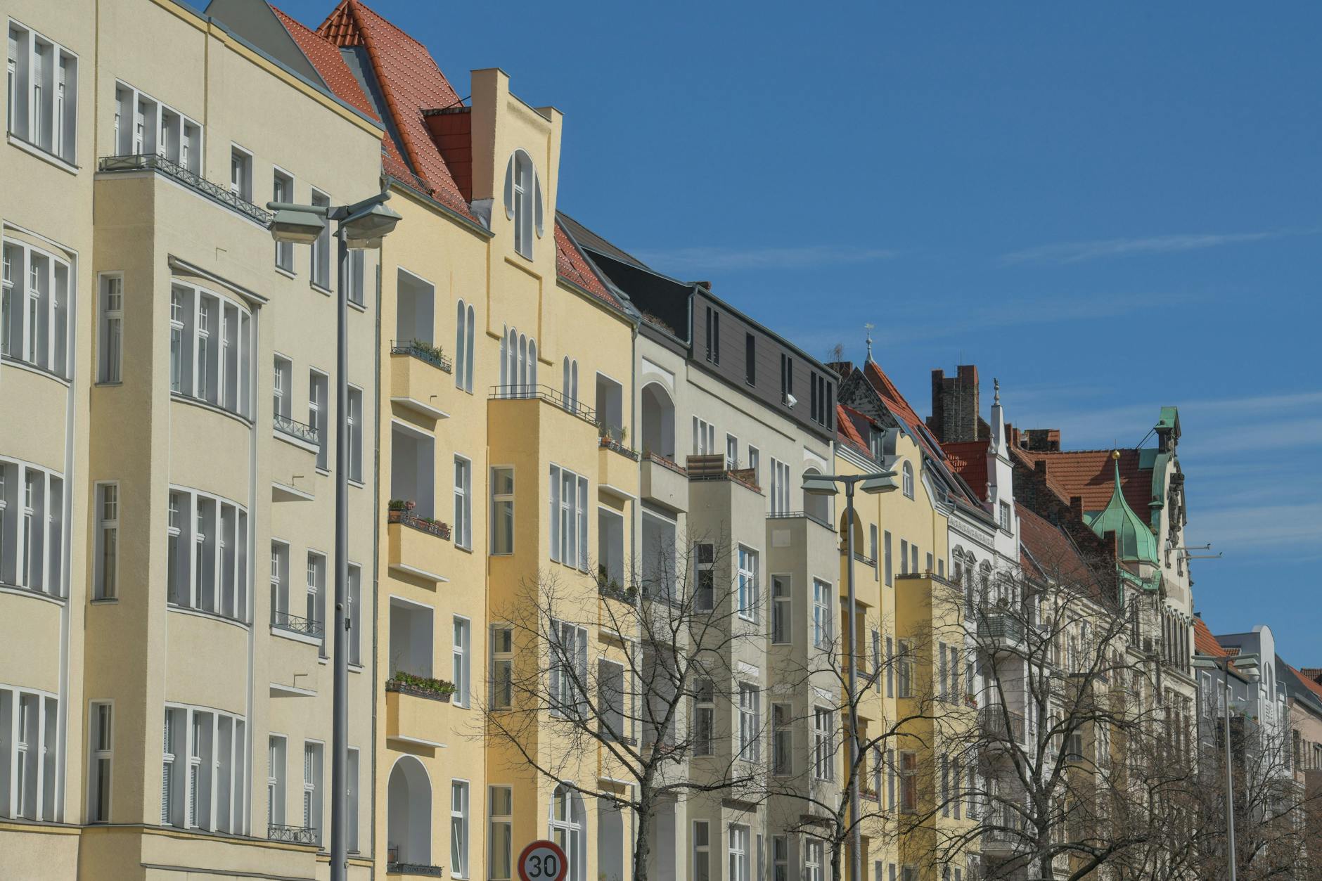 Berlin: Haushalte und Gewerbetreibende können bei zu hohen Energiekosten Hilfen beantragen.