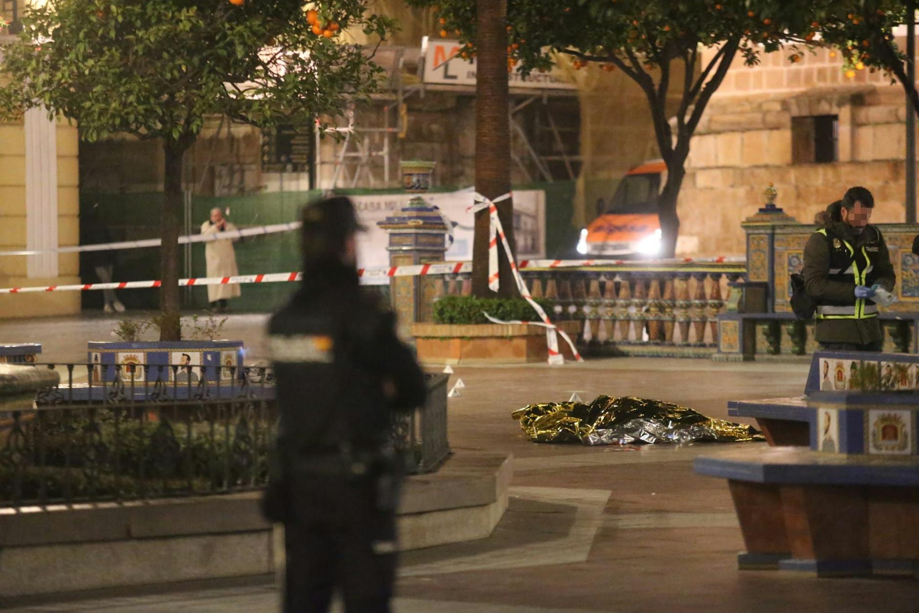 Algeciras: Sanitäter und Polizisten am Tatort.