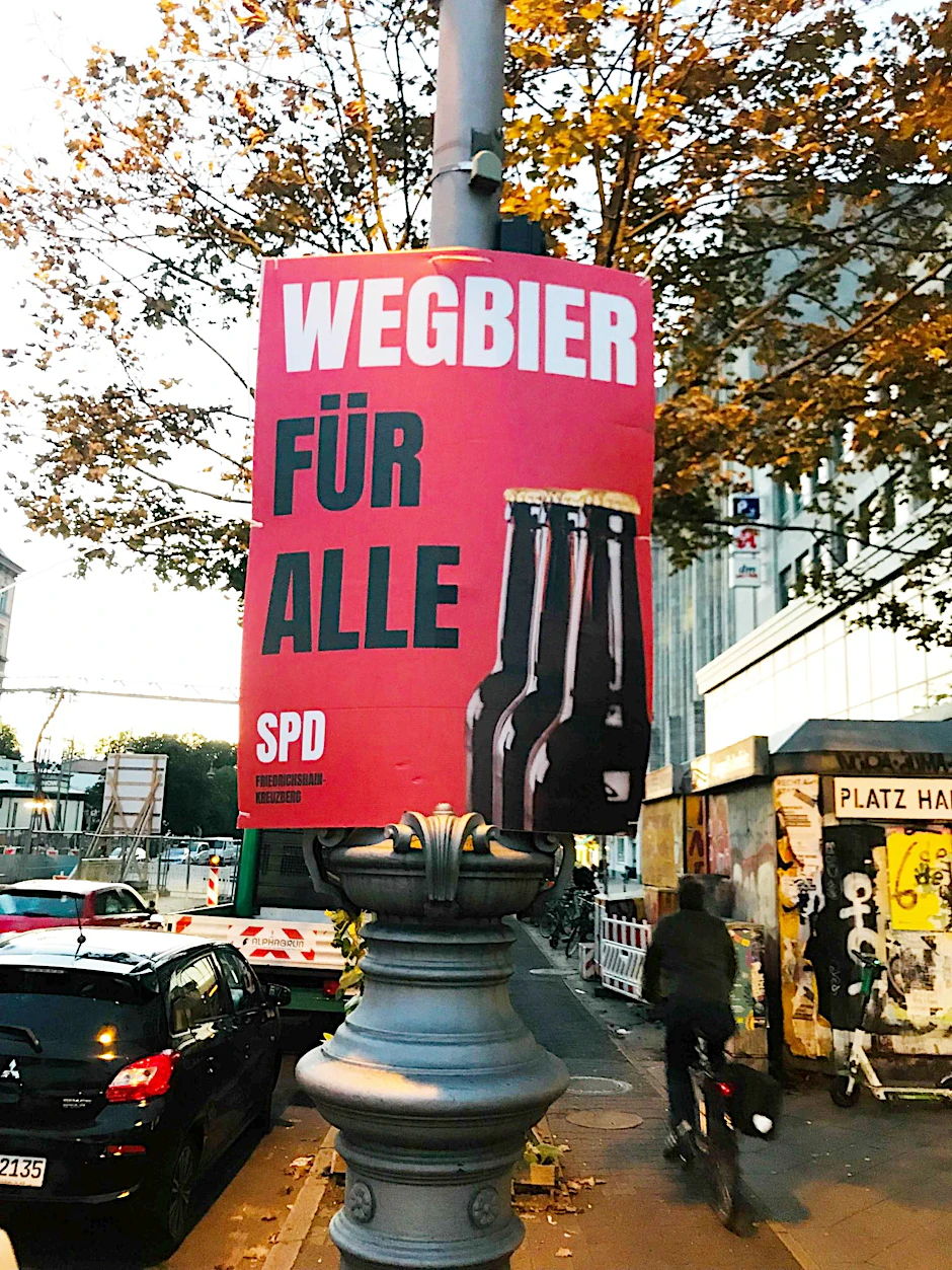 Für Wahlwerbung mit Biertrinken war früher eine andere Partei verantwortlich.