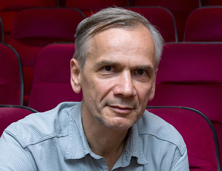 ARCHIV - Der Autor Lutz Seiler wird ausgezeichnet.  dpa