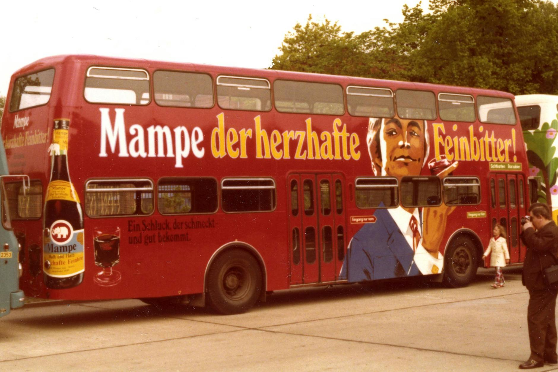 BVG-Bus mit Mampe-Werbung um 1990 in Berlin 