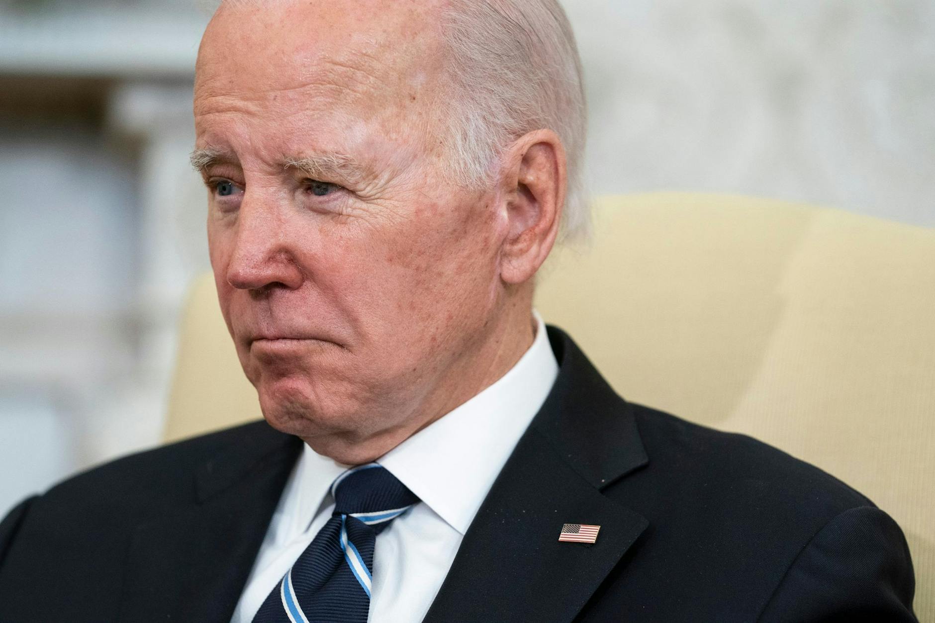 ARCHIV - US-Präsident Joe Biden steht wegen aufgetauchter Geheimunterlagen in der Kritik.