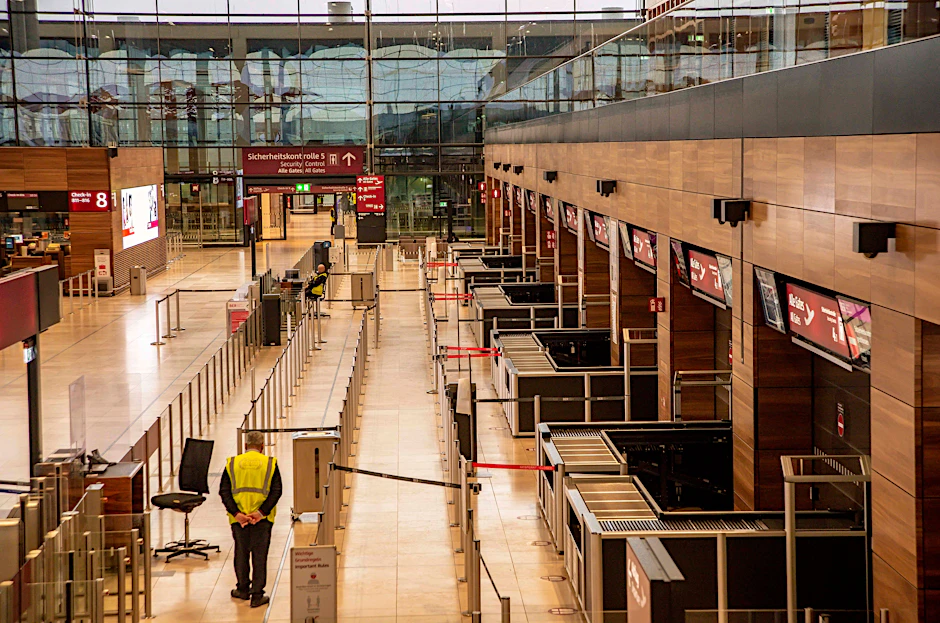 Gähnende Leere: Am Flughafen BER stand am Mittwoch der komplette Flugbetrieb still. Donnerstag wird allerdings ein regelrechter Passagieransturm erwartet.