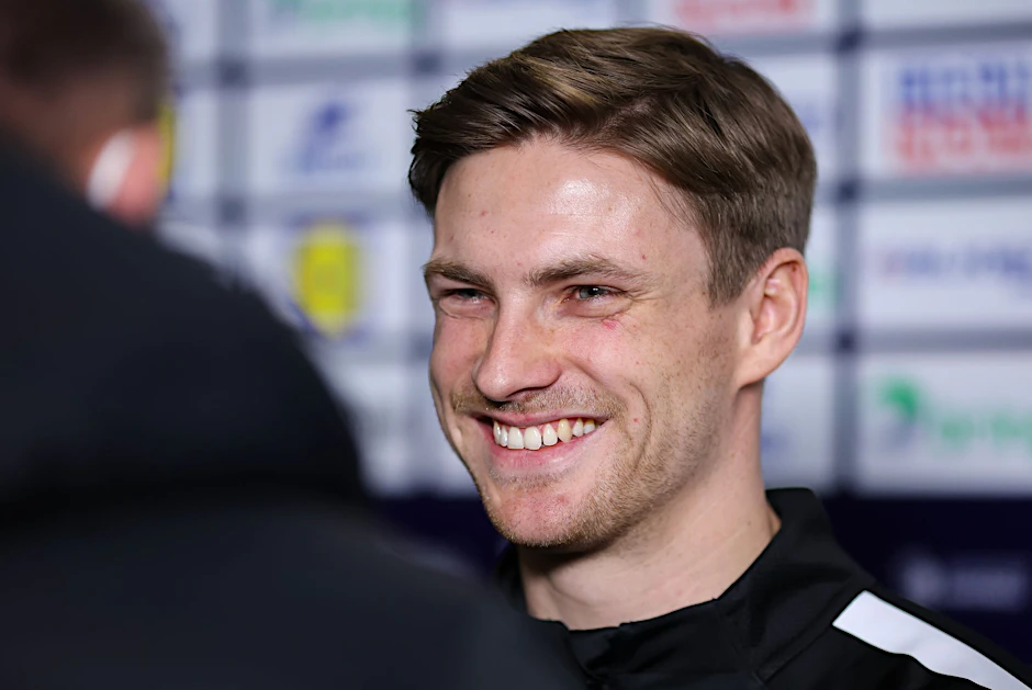 ARCHIV - Deutschlands Spieler Rune Dahmke spricht mit Journalisten.  