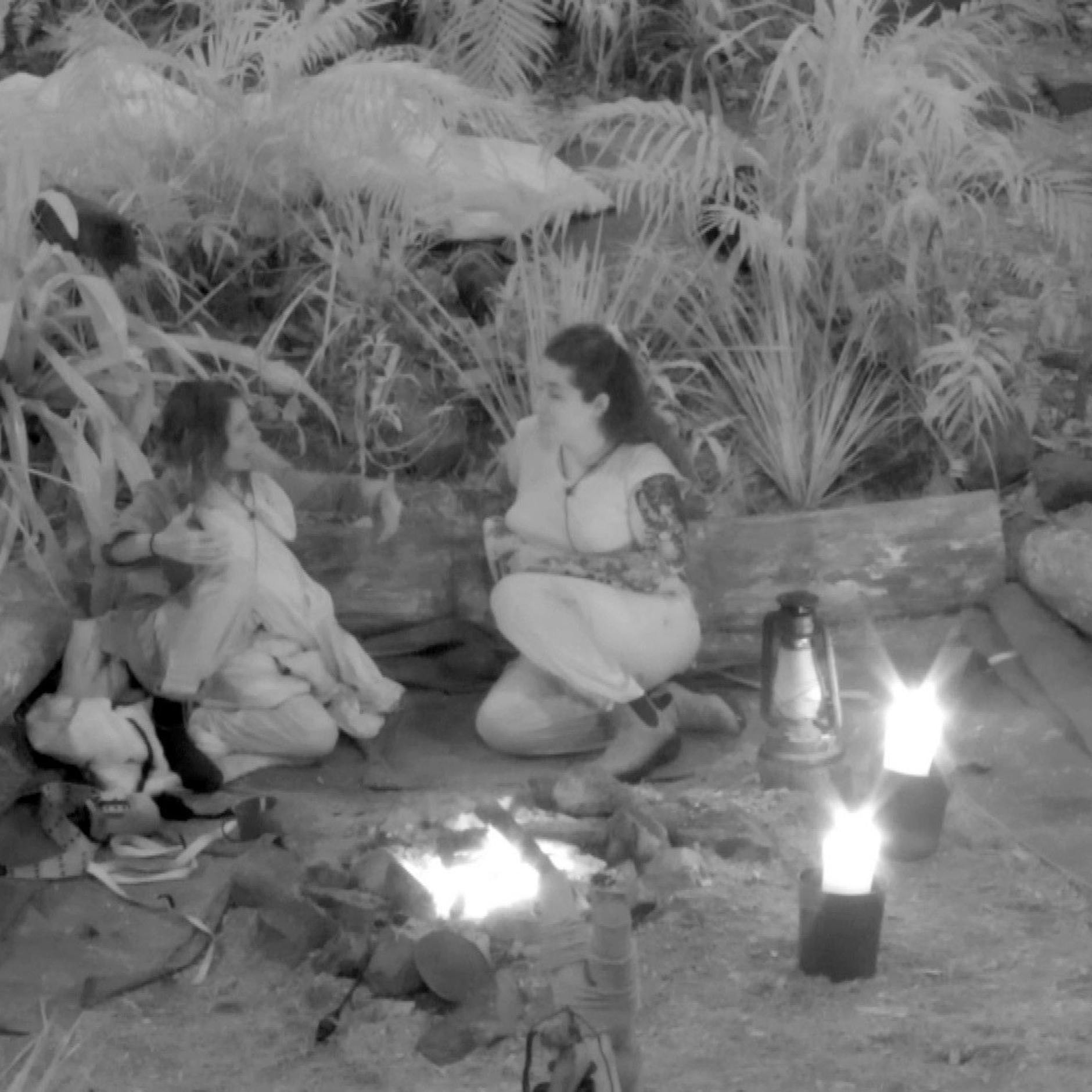 Geständnis im Dschungelcamp: Jana URKRAFT berichtet „völlig traumatisiert“ von „sexuellen Übergriffen“ +++ Cosimo Citiolo verweigert Krokodil – aus irrem Grund +++ Und raus ist ...