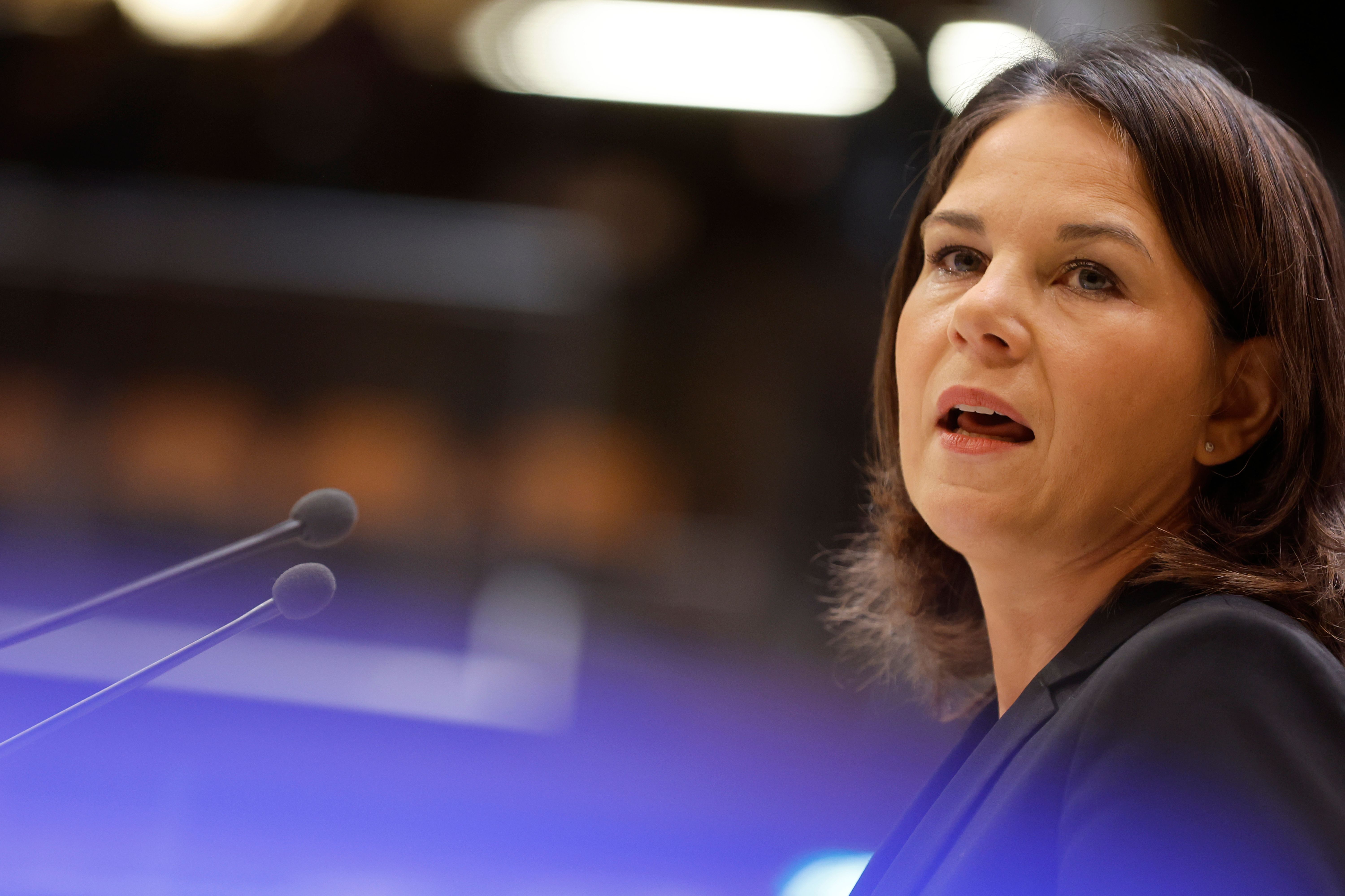 Image - Hier erklärt Außenministerin Baerbock Russland den Krieg – und löst einen Riesen-Shitstorm aus