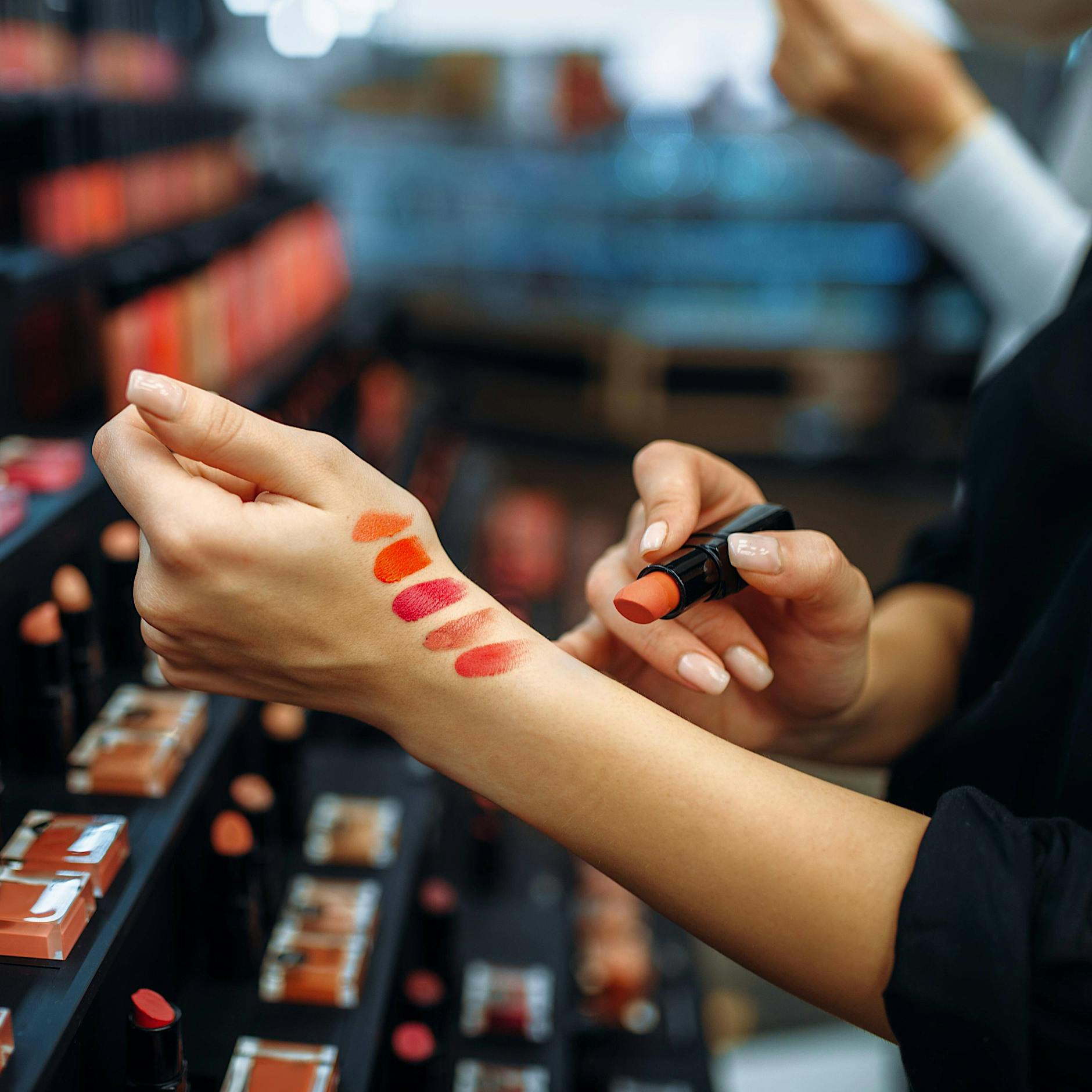 18 rote Lippenstifte im „Öko-Test“: Fast alle schneiden schlecht ab