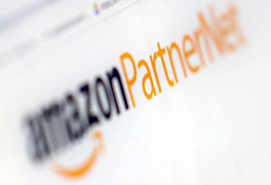 Das Partnerprogramm von Amazon funktioniert so, dass angemeldete Teilnehmer auf ihrer eigenen Internetseite Links zu Produkten im Amazon-Angebot setzen können.