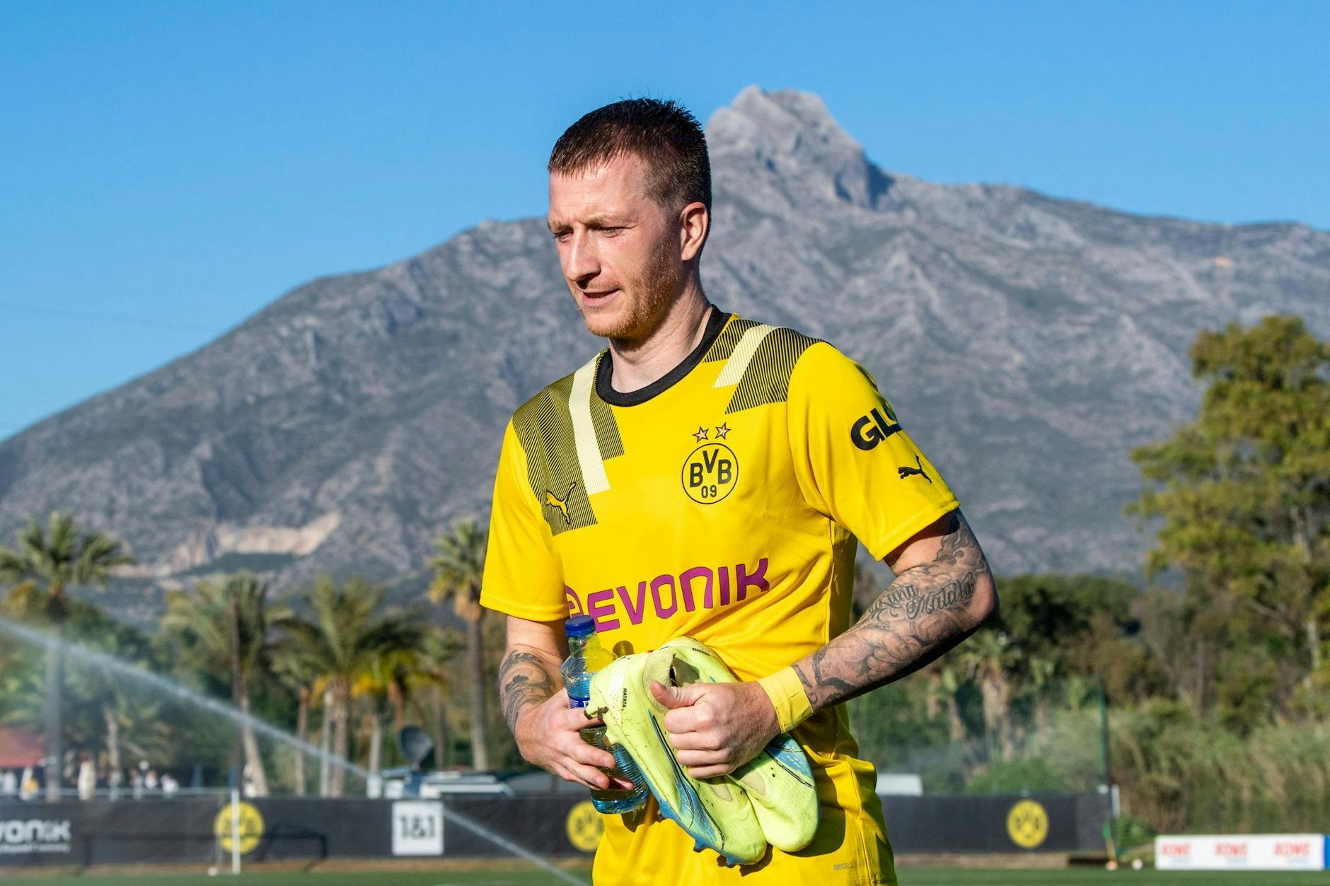 ARCHIV - Der Vertrag von BVB-Kapitän Marco Reus läuft im Sommer aus.