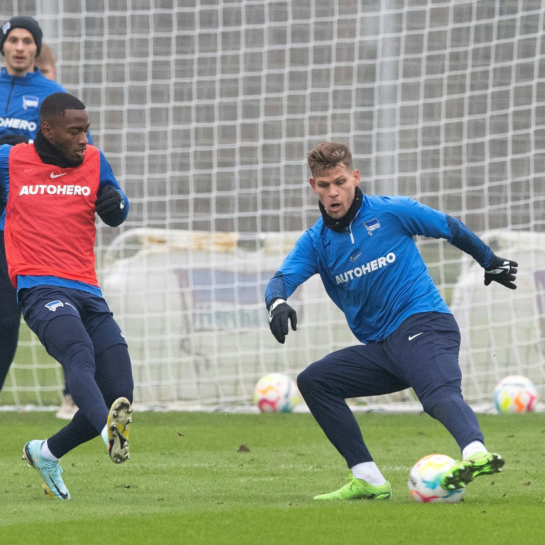 Herthas neuer Stürmer Florian Niederlechner trainiert seit Wochenbeginn mit der Mannschaft.