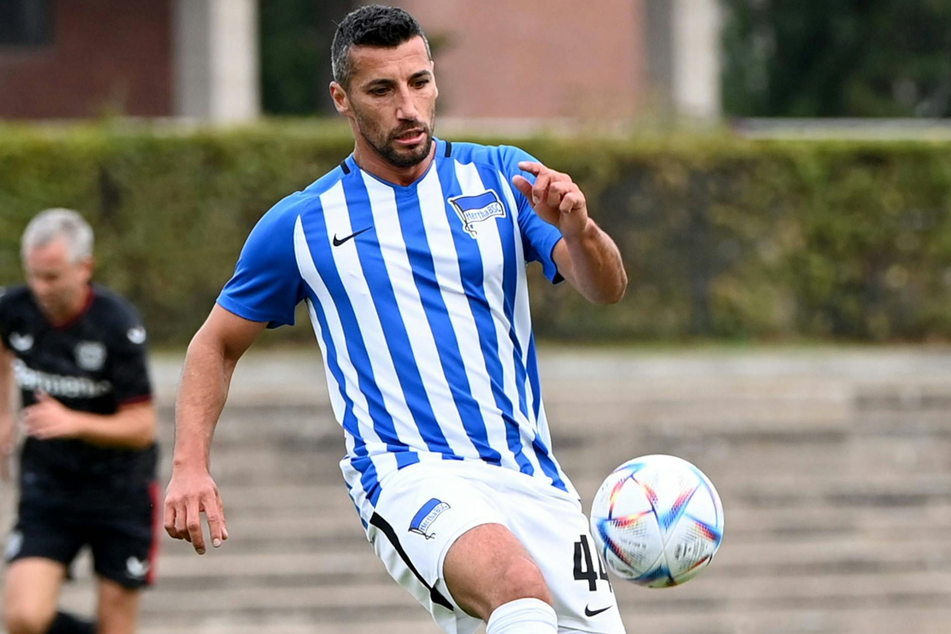 Karim Benyamina im blau-weißen Trikot? Seit knapp drei Jahren schießt er für die Senioren von Hertha BSC Tore am Fließband.