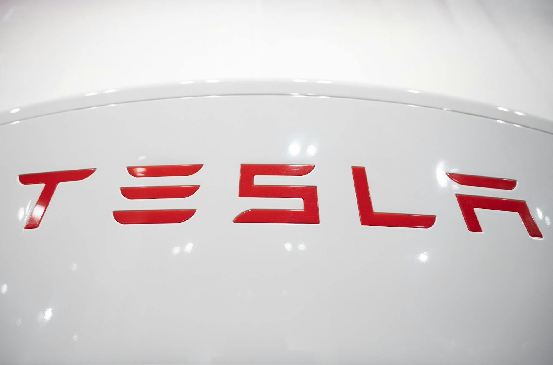 ARCHIV - Tesla will die Produktion 2023 weiter ausbauen.