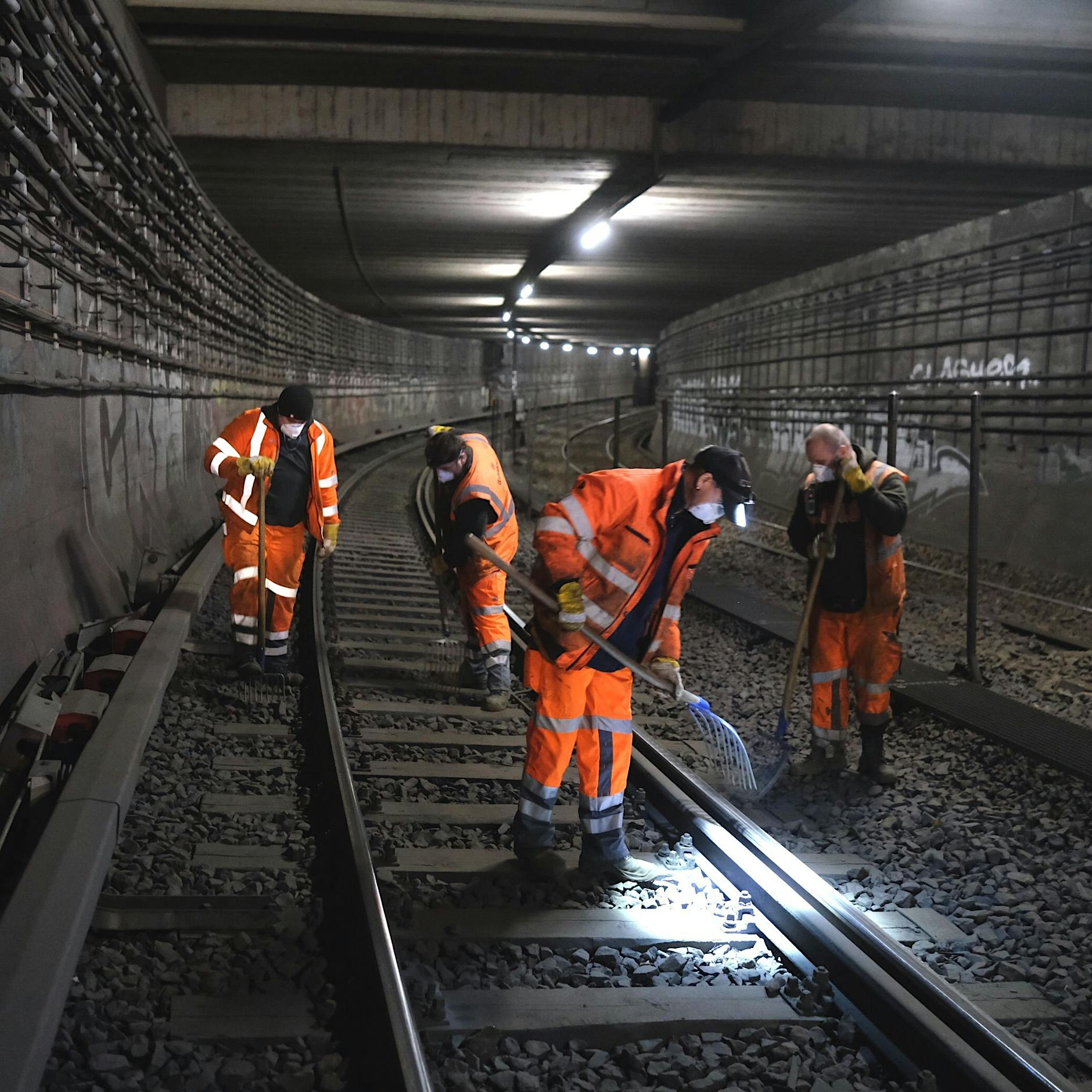 Warum ist der S-Bahn-Tunnel so lange gesperrt? Jetzt antwortet die DB