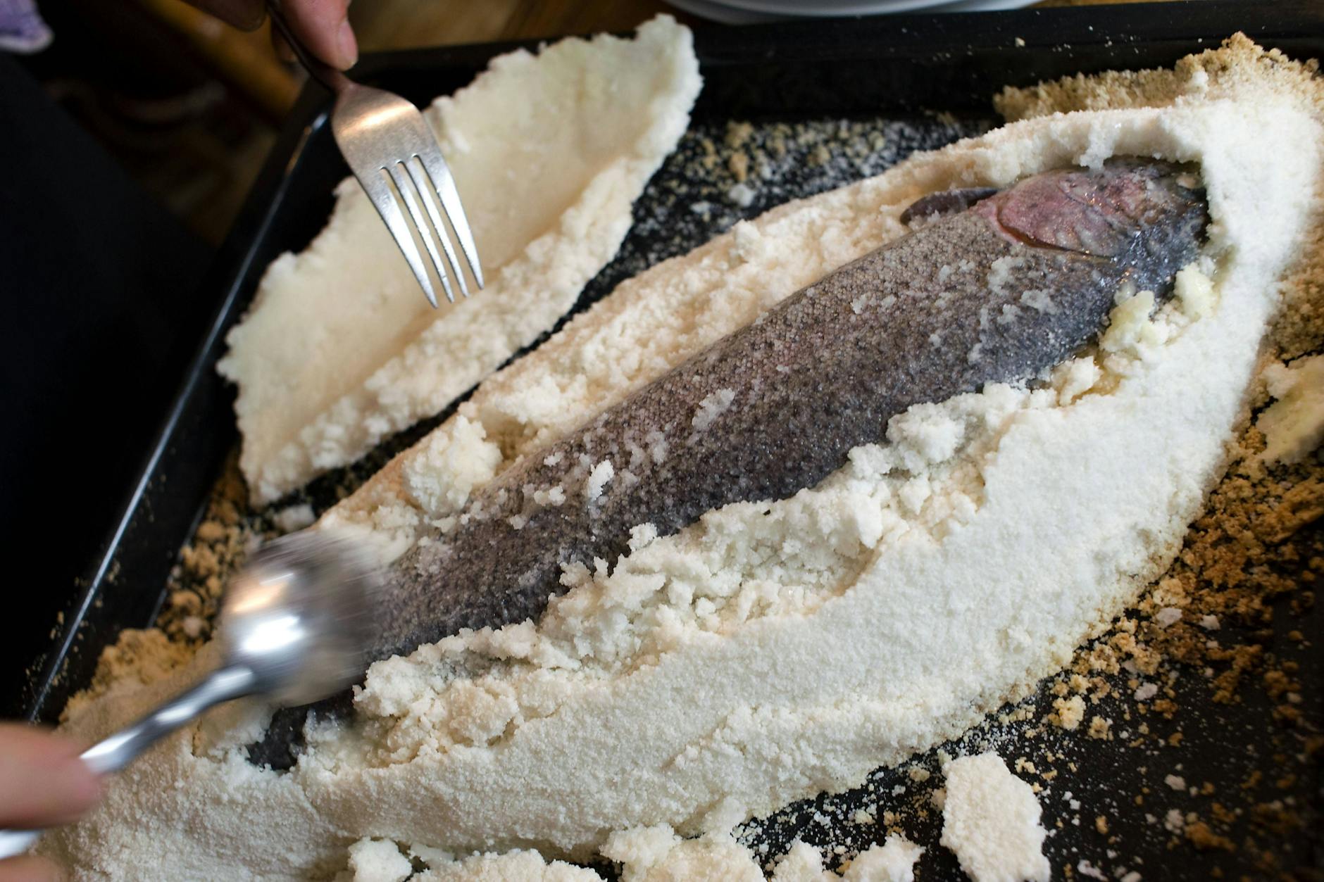 Auch ne wirklich einfache Nummer, die immer gelingt! Fisch in der Salzkruste.