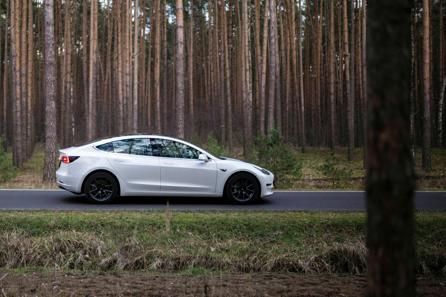 Eine Reise mit einem Tesla-Elektrowagen muss man anders planen. 