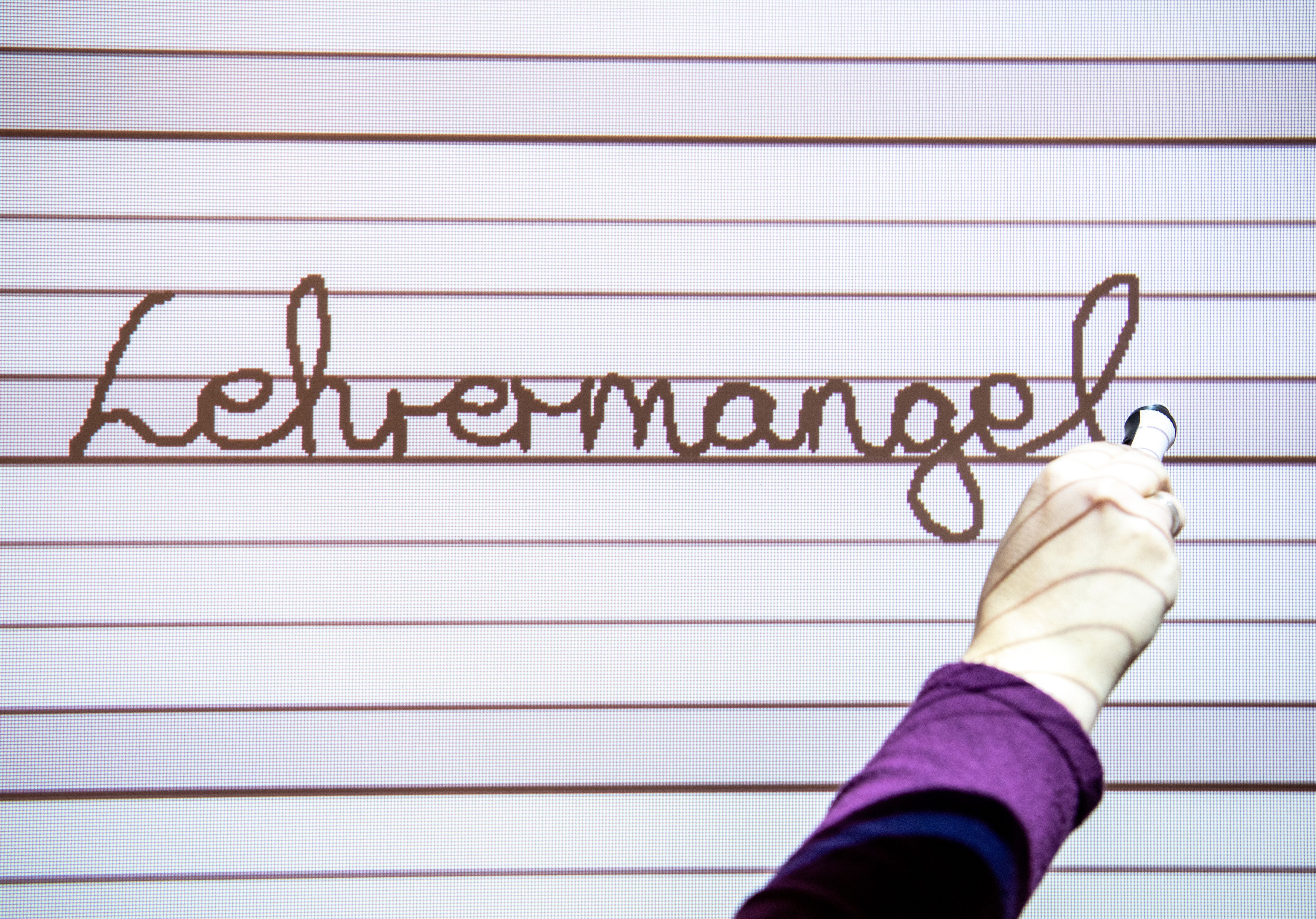 Image - Experten: Noch 20 Jahre dramatischer Lehrermangel +++ Holt Rentner zurück! +++ Ein Lehrer für zwei Klassen gleichzeitig! +++ Mehr Stunden, weniger Teilzeit! +++