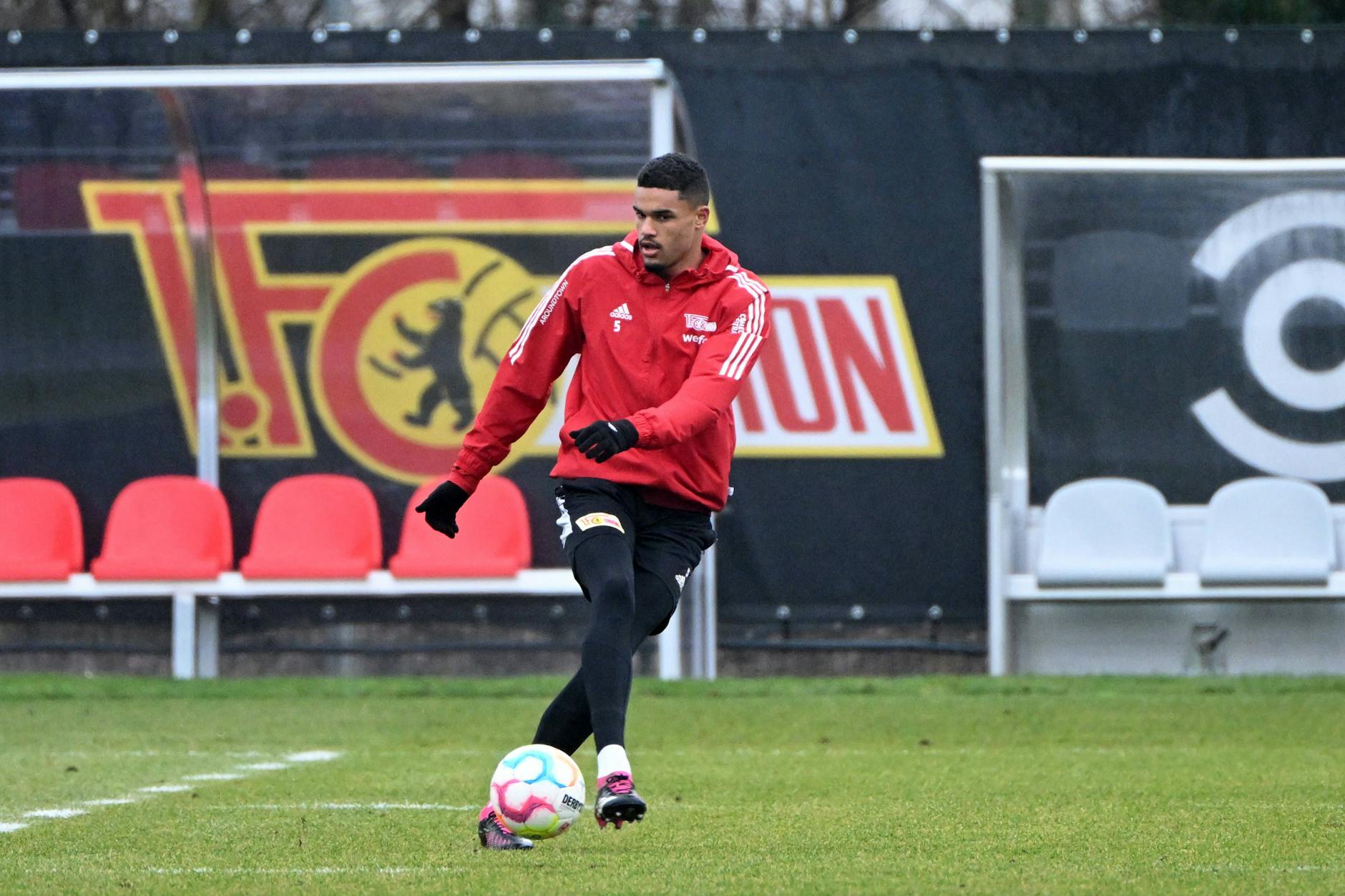 Danilho Doekhi beim Training des 1. FC Union Berlin.