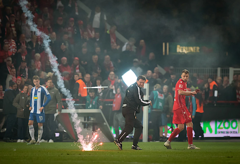 &nbsp;Bei früheren Derbys war es immer wieder zu Ausschreitungen gekommen.&nbsp;&nbsp;