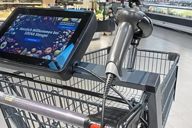 Einer der neuen Edeka-Einkaufswagen.