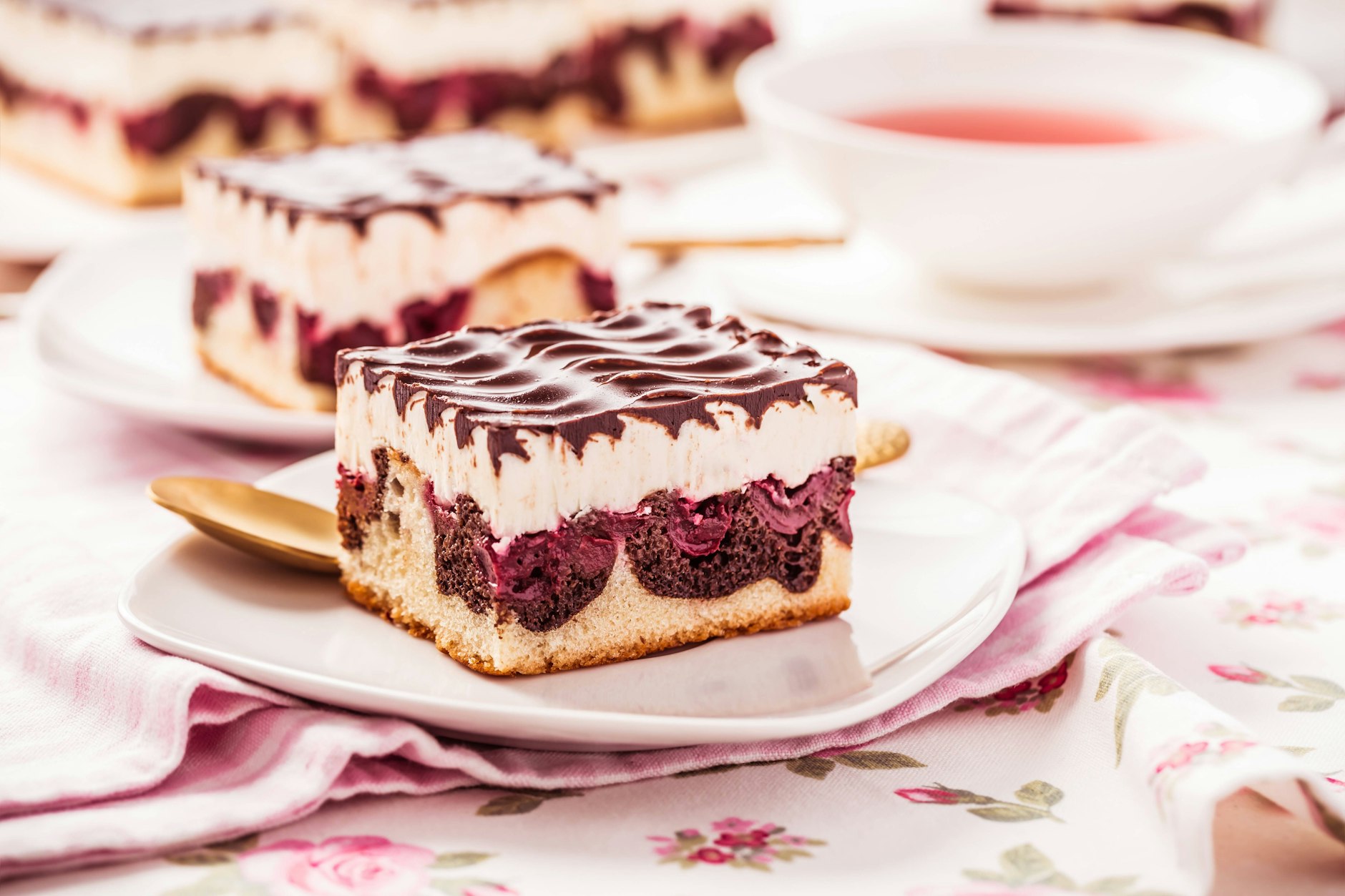 Das geniale Rezept für Donauwelle gelingt garantiert auch Back-Anfängern.