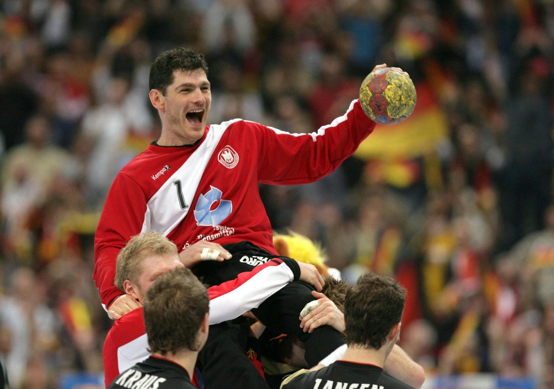 ARCHIV - Triumph im WM-Halbfinale 2007: Deutschland besiegte Frankreich mit 32:31.