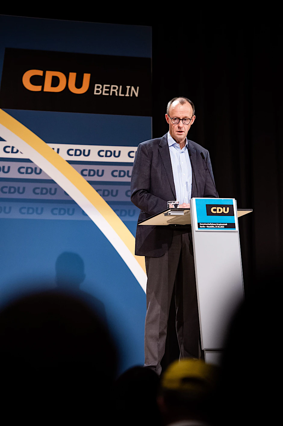 Friedrich Merz, Bundesvorsitzender der CDU, beim Wahlkampf-Bürgertreffen im Gemeinschaftshaus Gropiusstadt im Bezirk Neukölln.
