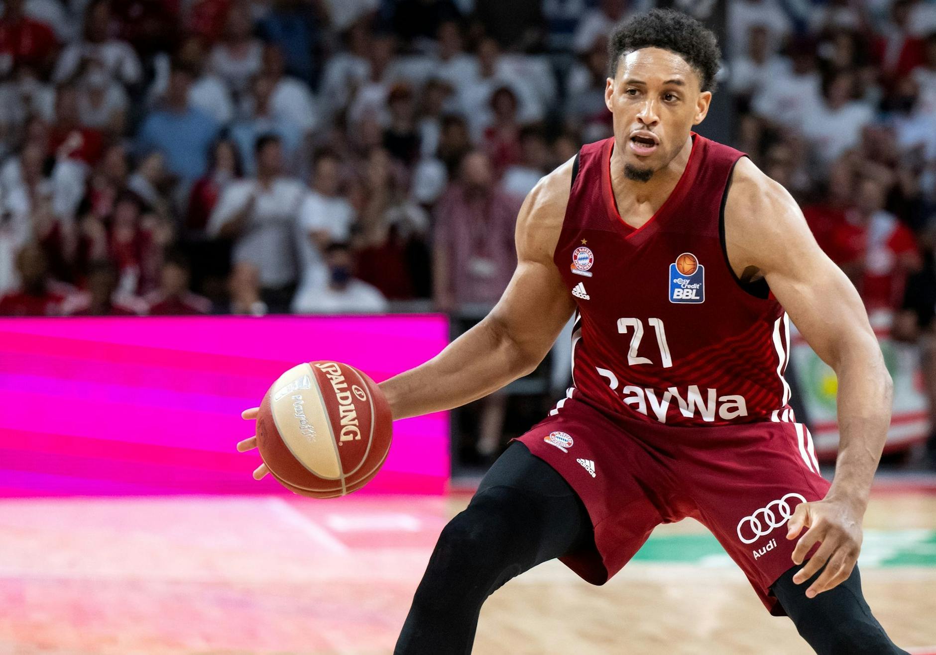 ARCHIV - Die Bayern-Basketballer um Augustine Rubit gewannen in Bamberg.