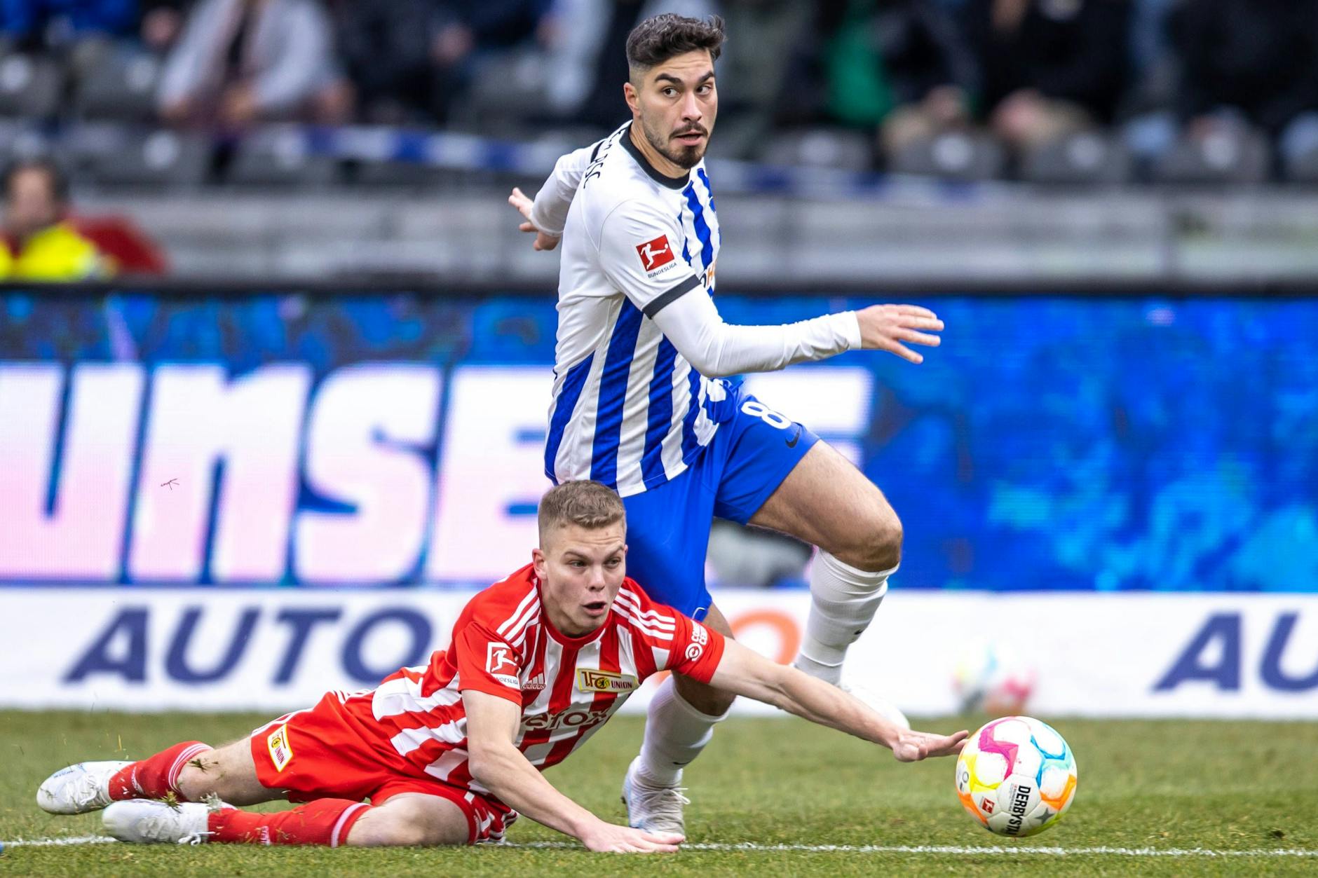 Andras Schäfer (l.) merkte man beim Comeback nach Verletzung die fehlende Spielpraxis noch an. Zur Pause musste er angeschlagen ausgewechselt werden.