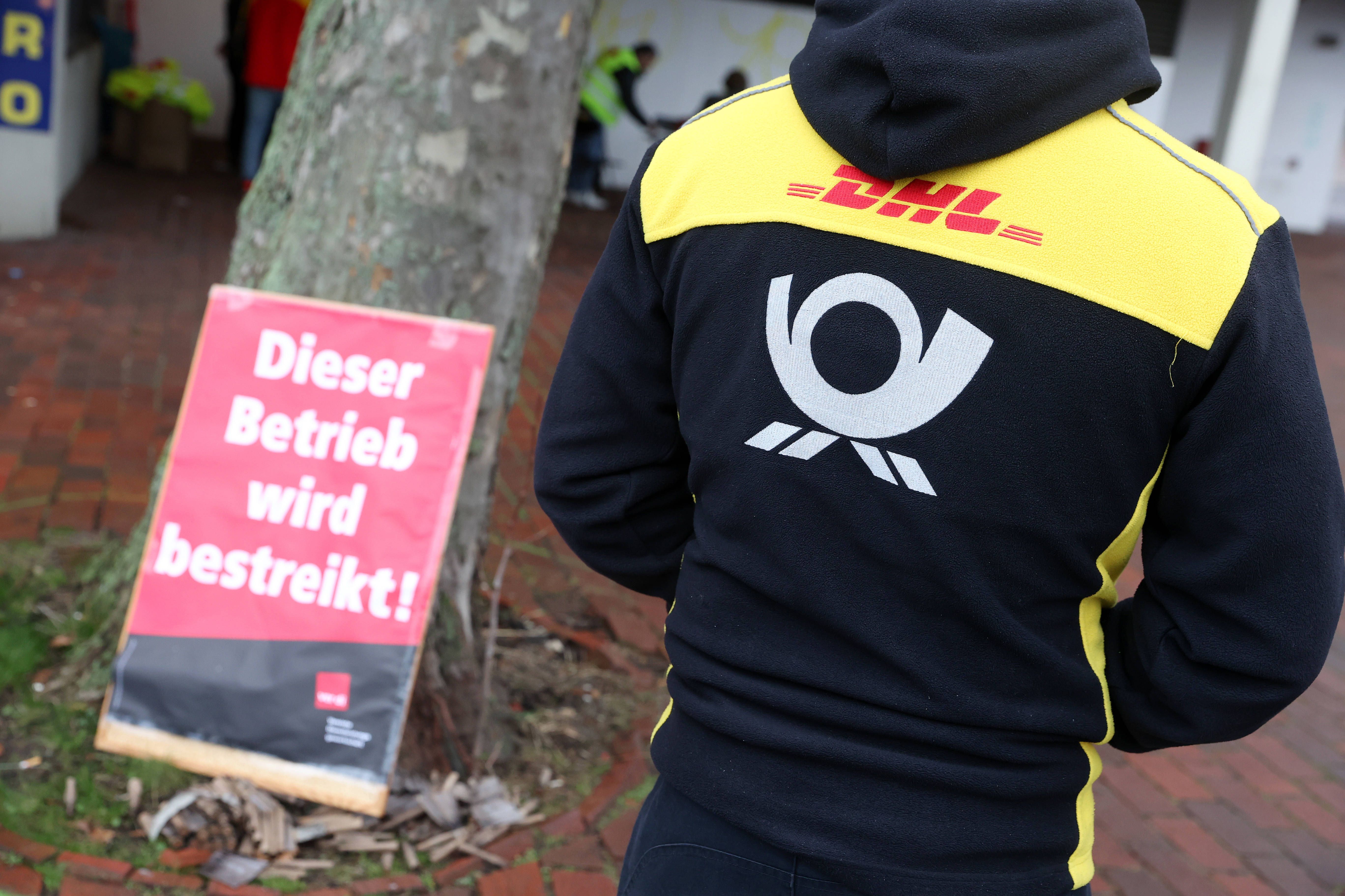 Pakete und Briefe bleiben liegen: Die Post streikt wieder – mit Schwerpunkt in Berlin und Brandenburg!