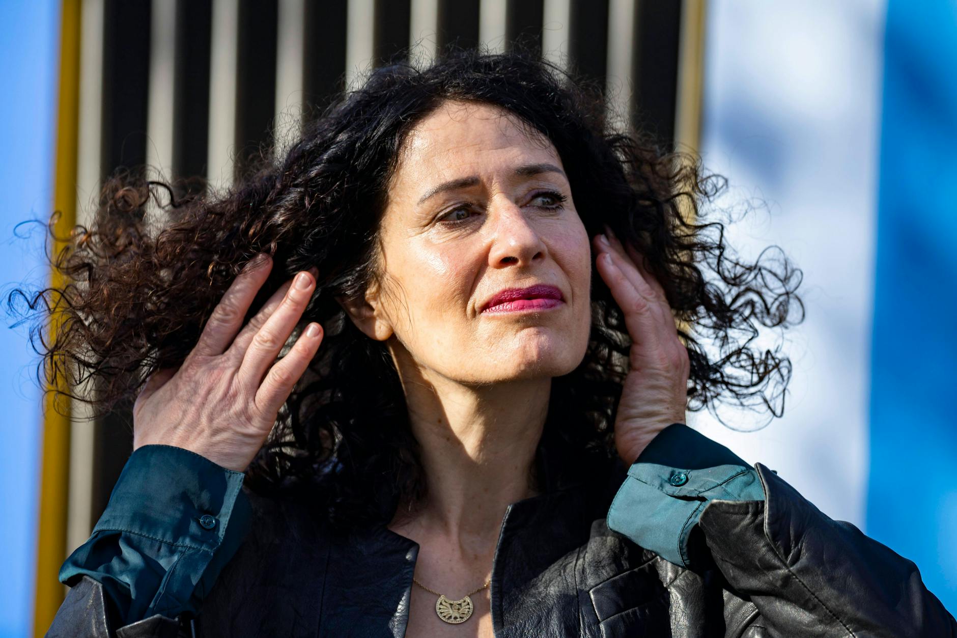 Verkehrssenatorin Bettina Jarasch bei der Vorstellung der KlimaTram in Berlin.