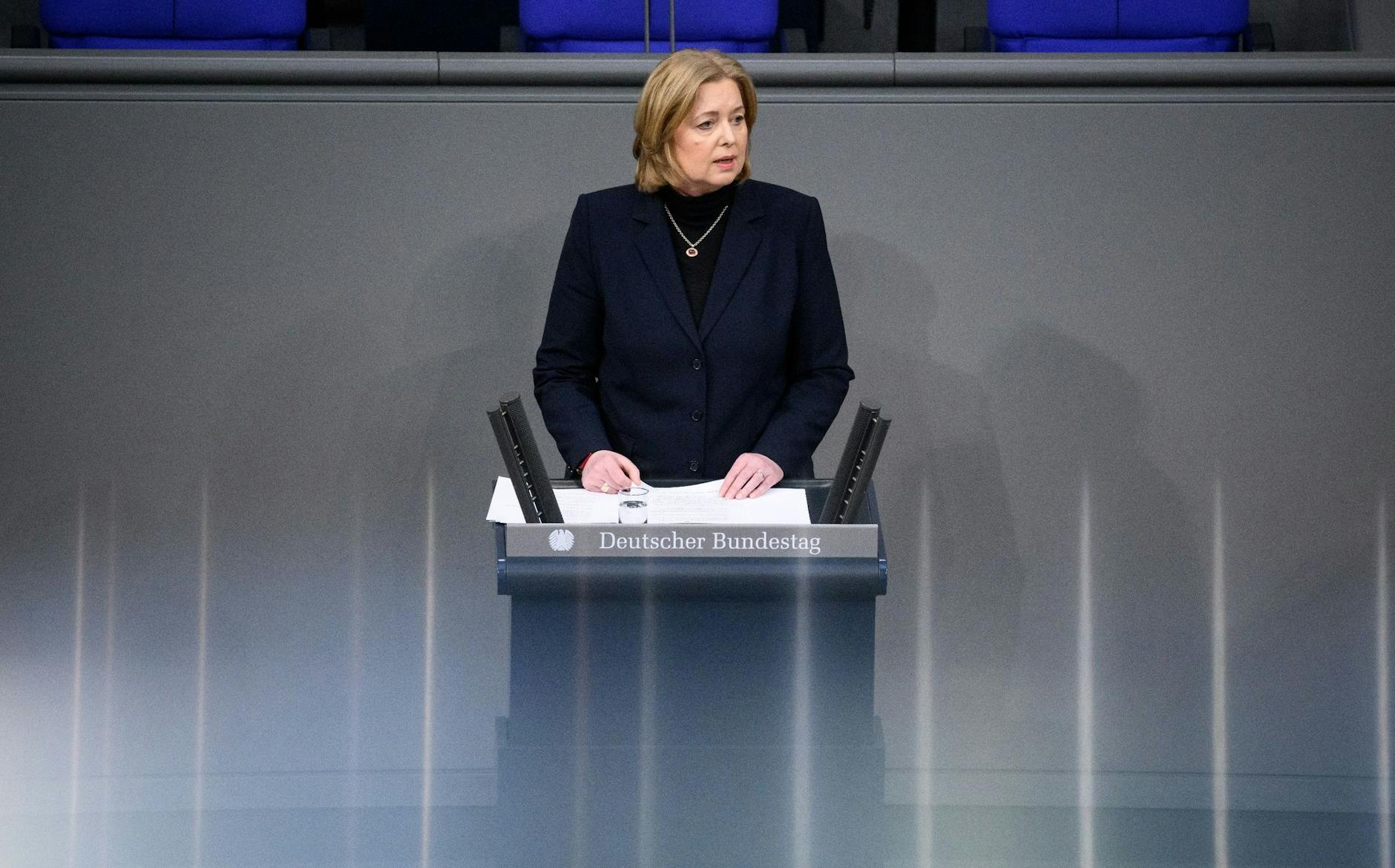 Bundestagspräsidentin Bärbel Bas (SPD) während der Gedenkstunde für die Opfer des Nationalsozialismus im Deutschen Bundestag.