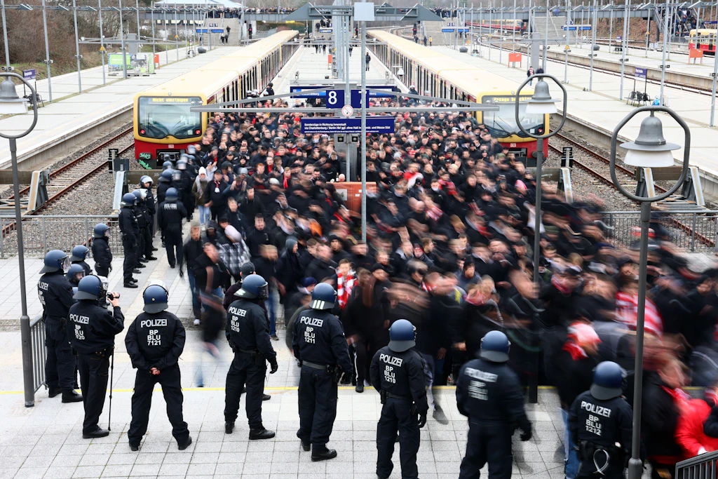 Gute Laune, aber auch Angriffe auf Union-Fans: So war die Stimmung beim Berliner Derby