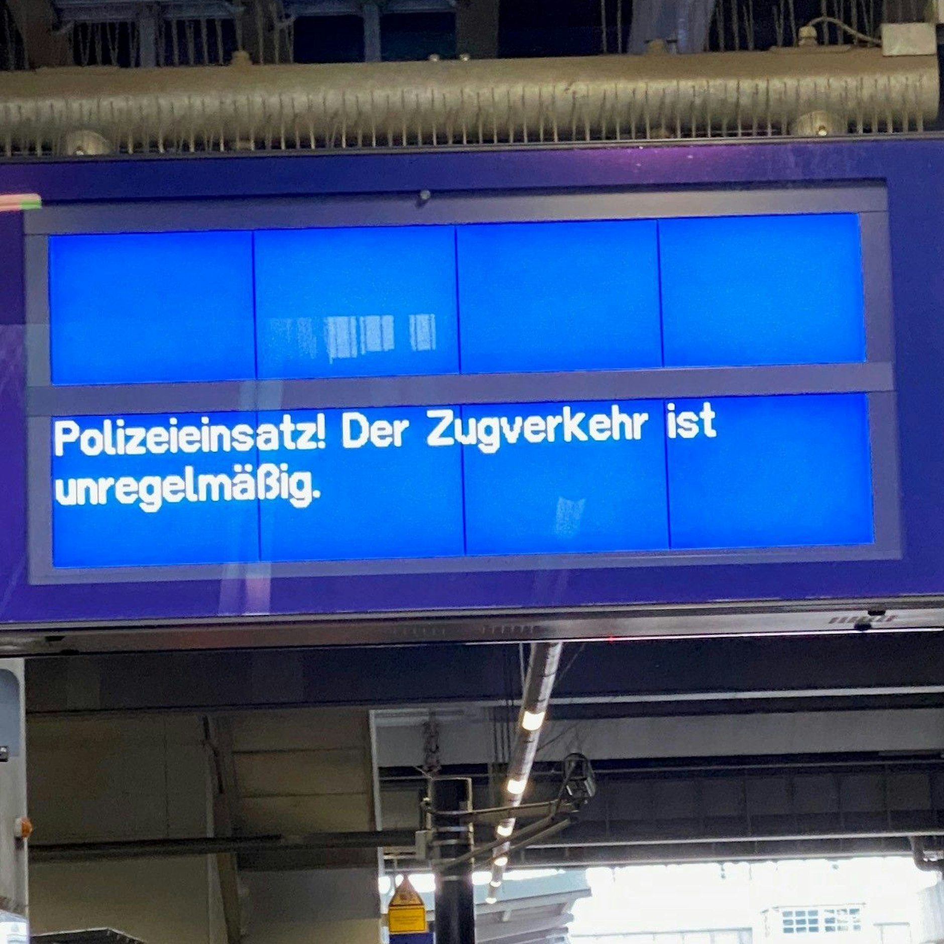 Auch das noch! Der Zugverkehr ist ins Stocken geraten.&nbsp;