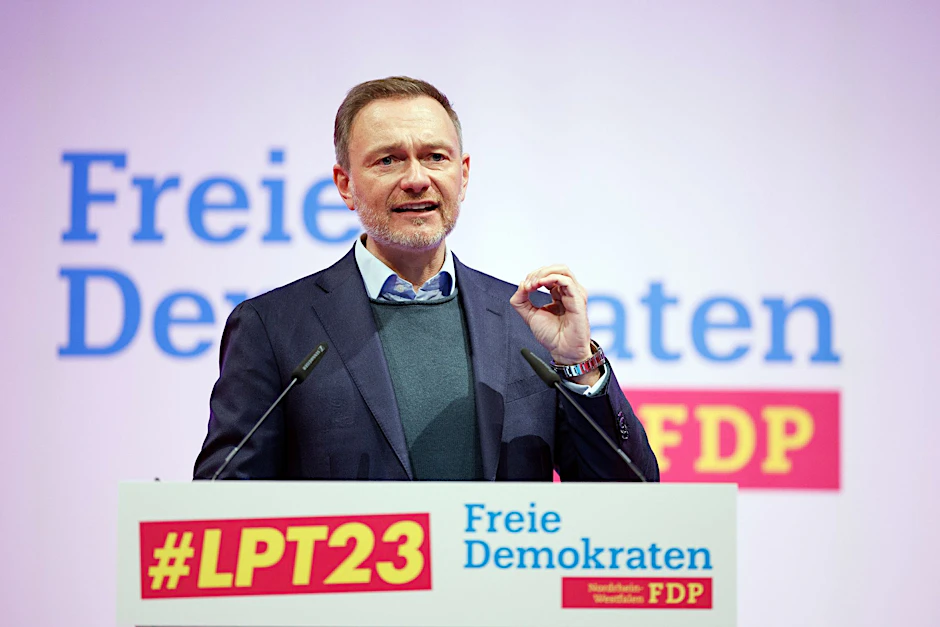 Bundesminister der Finanzen Christian Lindner spricht beim Landesparteitag der FDP Nordrhein-Westfalen.  