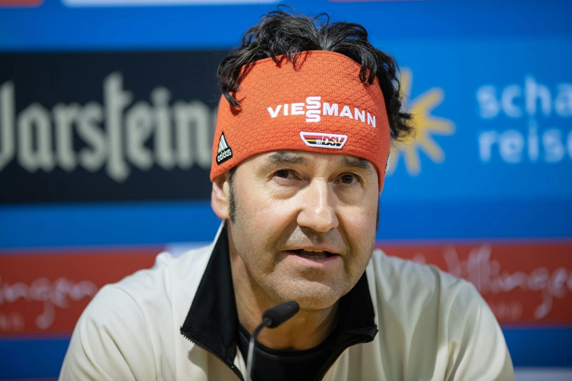 ARCHIV - Der Teammanager des Deutschen Skiverbandes: Horst Hüttel.