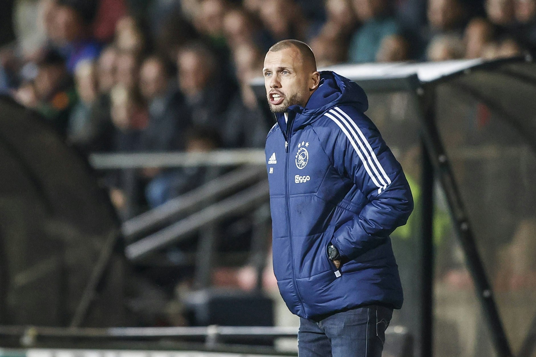 Ex-Herthaner John Heitinga ist seit sechs Jahren Jugendtrainer bei Ajax Amsterdam, jetzt wurde er zum Chefcoach der Profis befördert.
