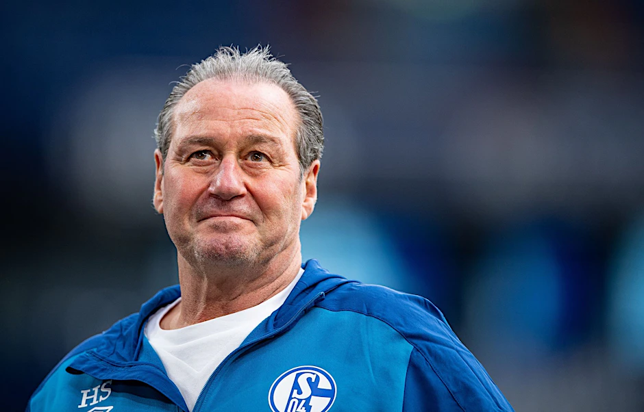 ARCHIV - Beendet seine Trainer-Laufbahn: Huub Stevens.  