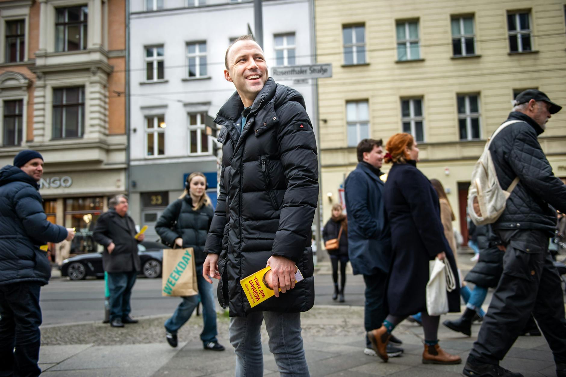 Sebastian Czaja im Wahlkampf an der Rosenthaler Straße.