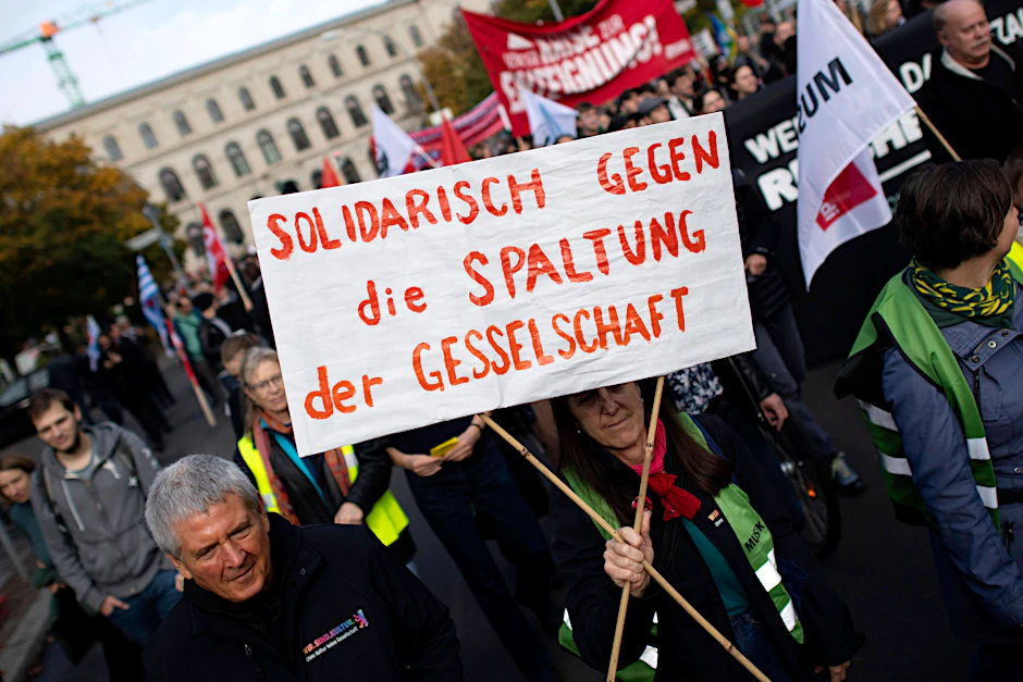 Demonstration für Solidarität und gegen eine Spaltung der Gesellschaft