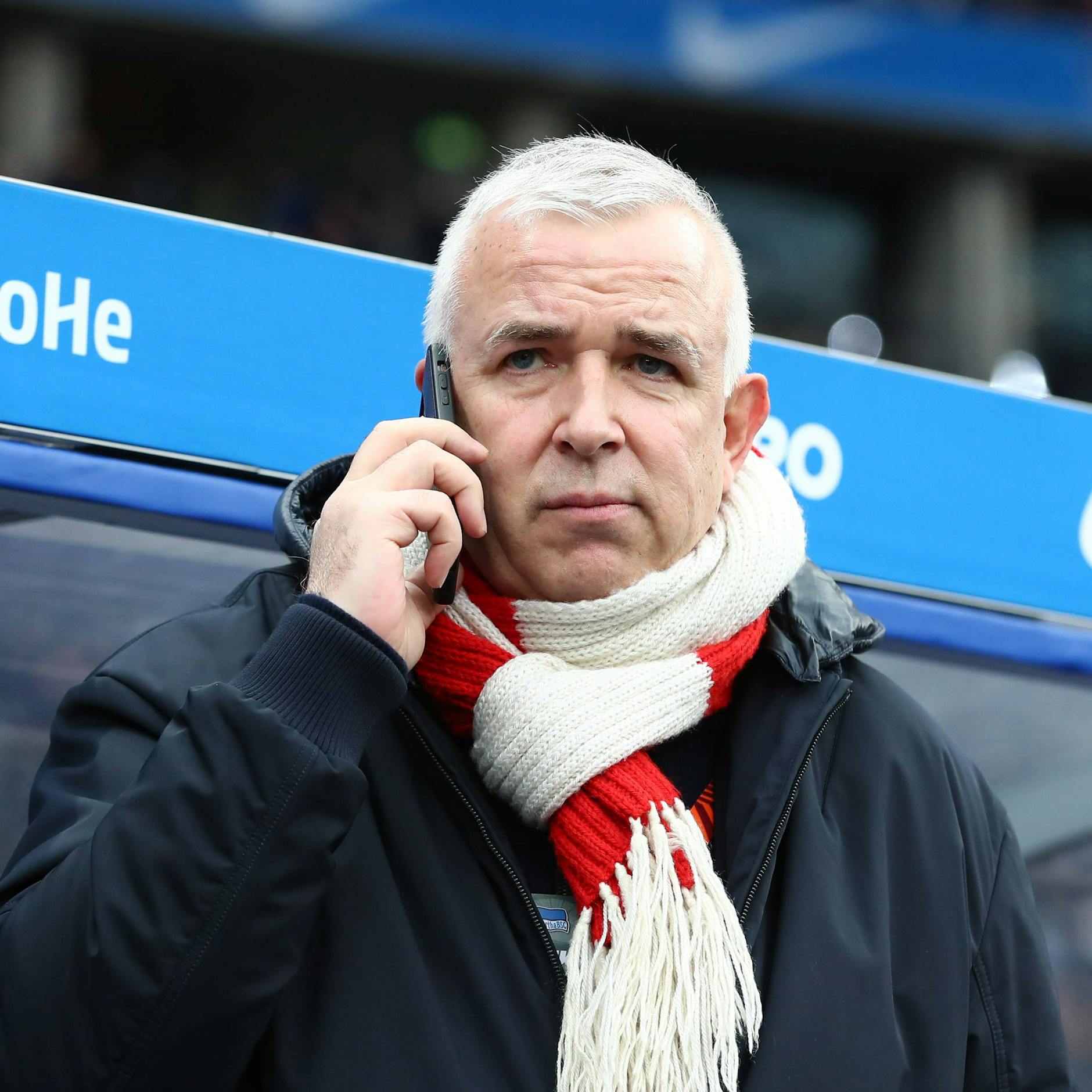 Bei Anruf Isco? Dirk Zingler, Präsident des 1. FC Union, wurde beim Derby ständig mit Fragen nach dem Spanier konfrontiert.