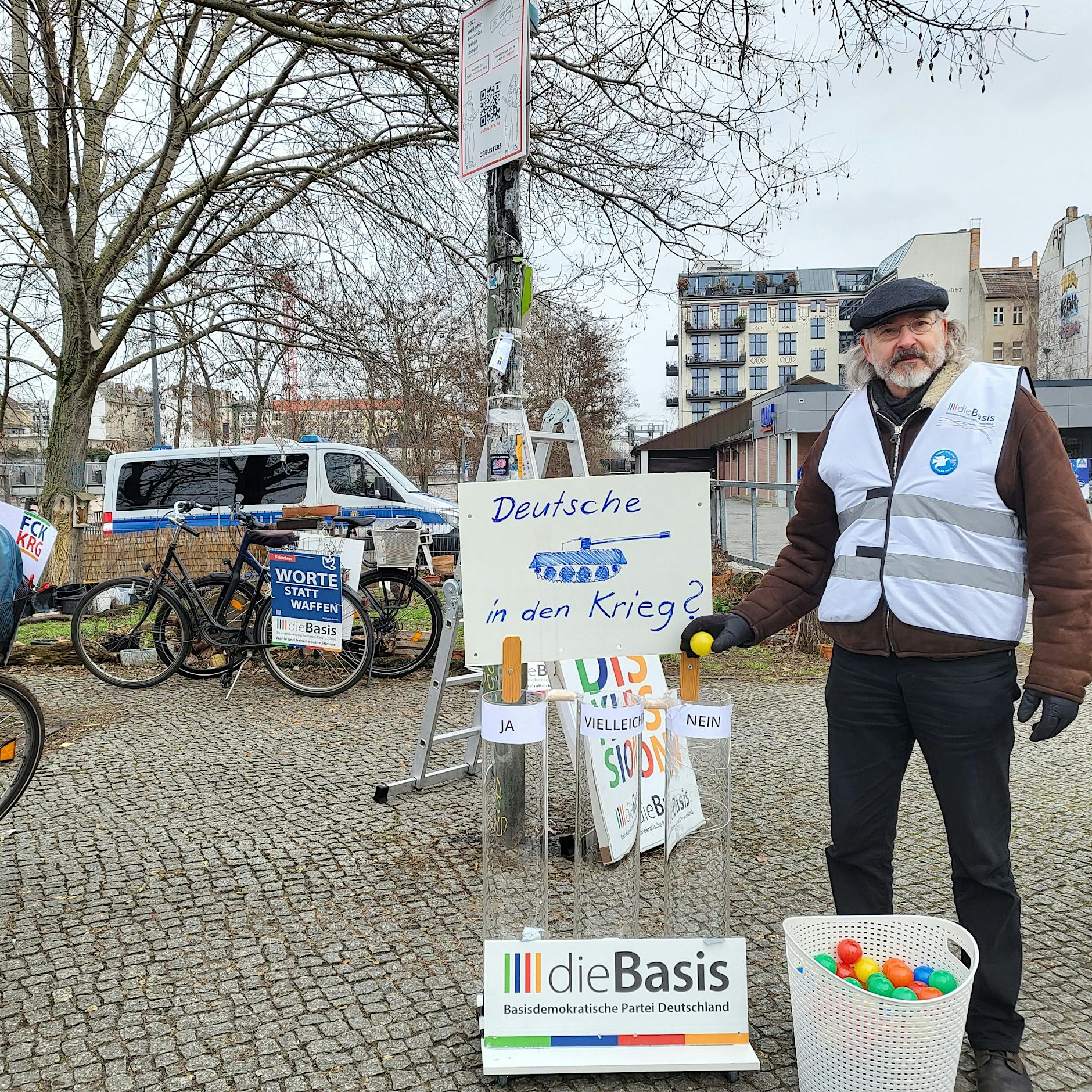 Anders, aber nicht extrem: Sollte man Kleinparteien wählen?