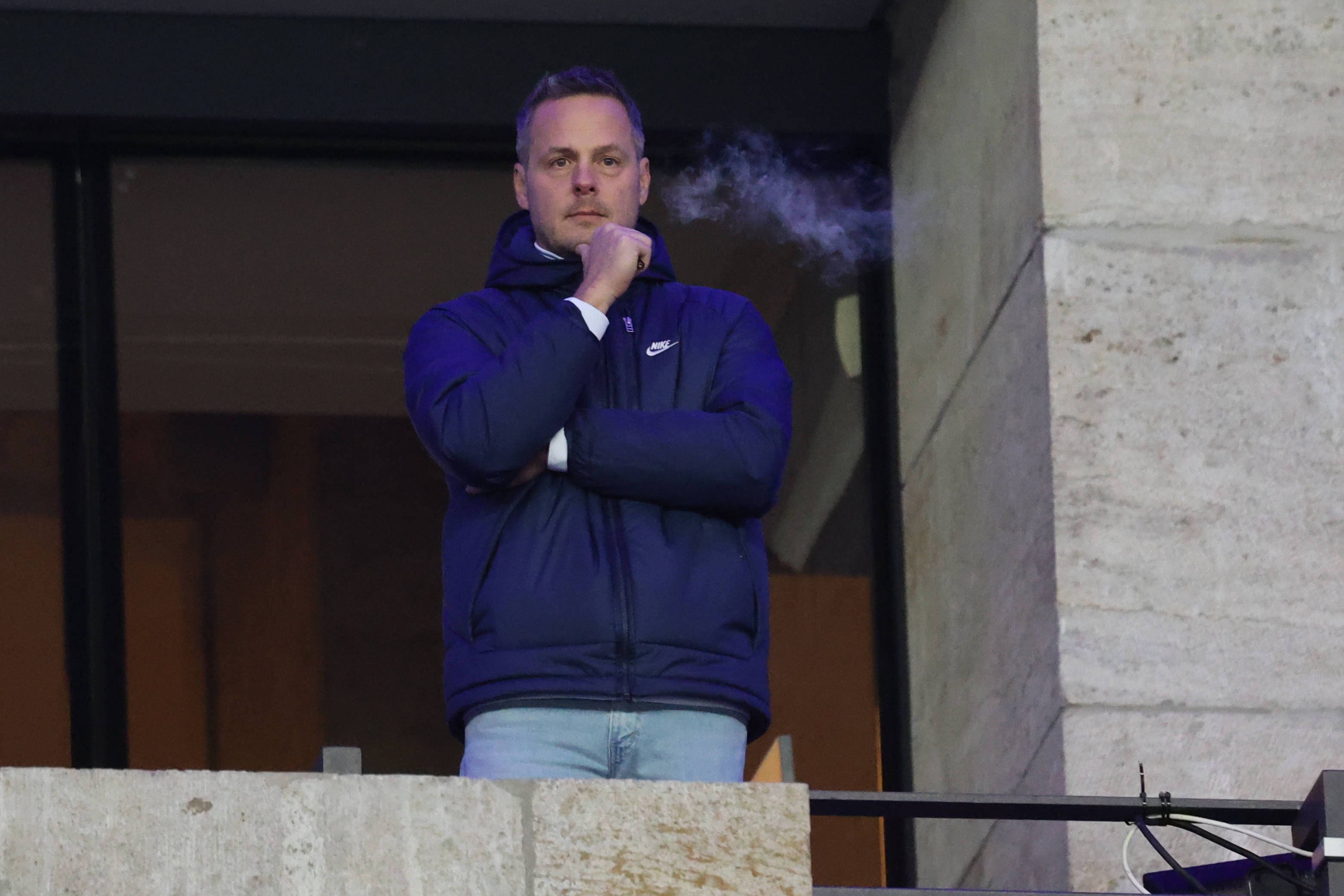 Millionen für Bobic, zittern um die Bundesliga und hoffen auf Investoren-Deal: Bernsteins neuer Hertha-Weg ist ein Spiel mit dem Feuer!