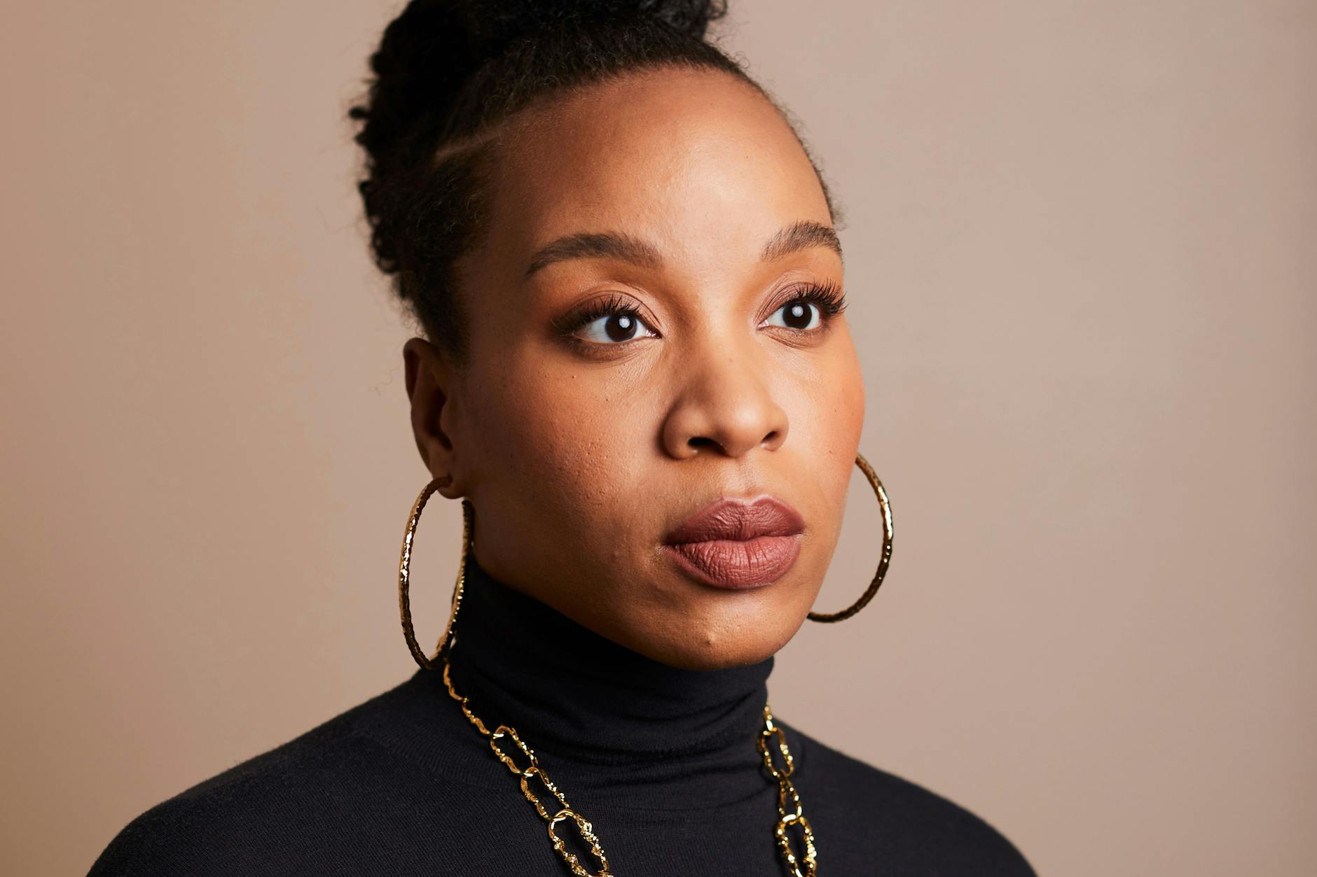 Regisseurin Chinonye Chukwu kritisiert Rassismus in Hollywood.